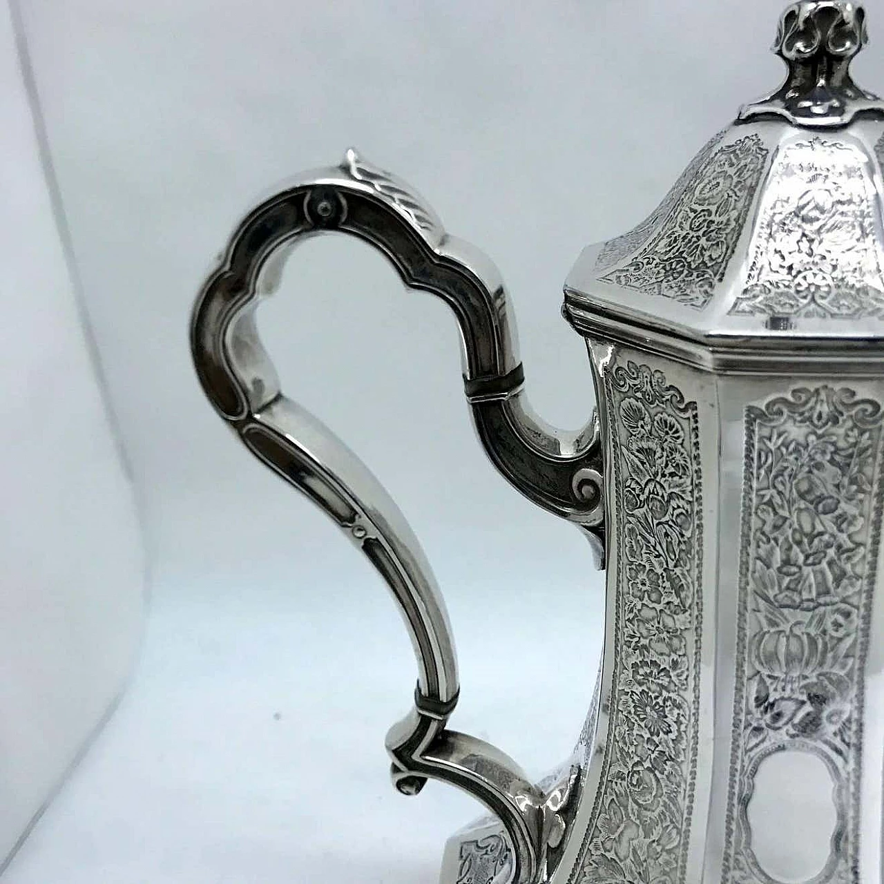Art Nouveau tea service in engraved silver plated by Skinner & Co, 19th century 1344364