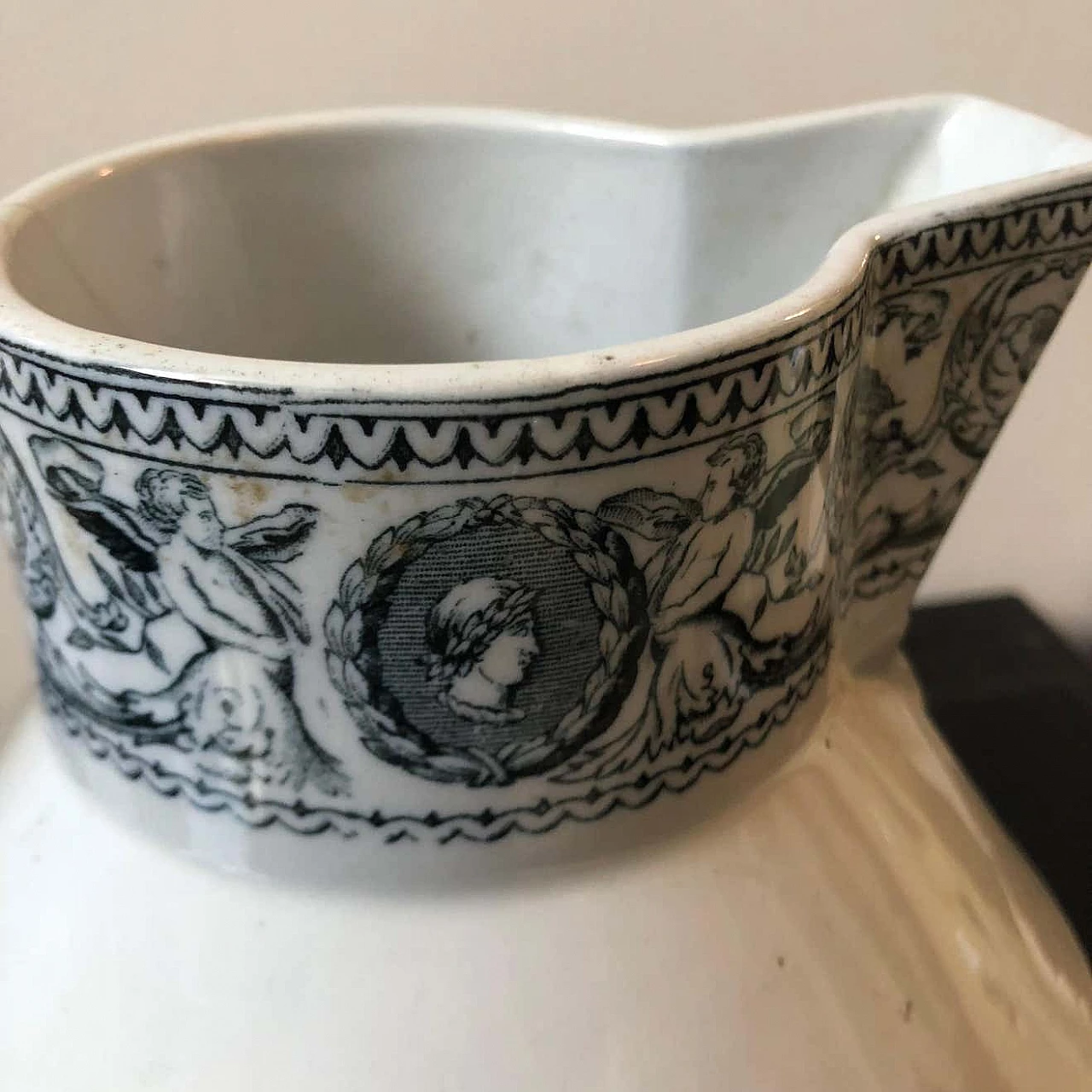 Brocca vittoriana in ceramica, '800 1345211