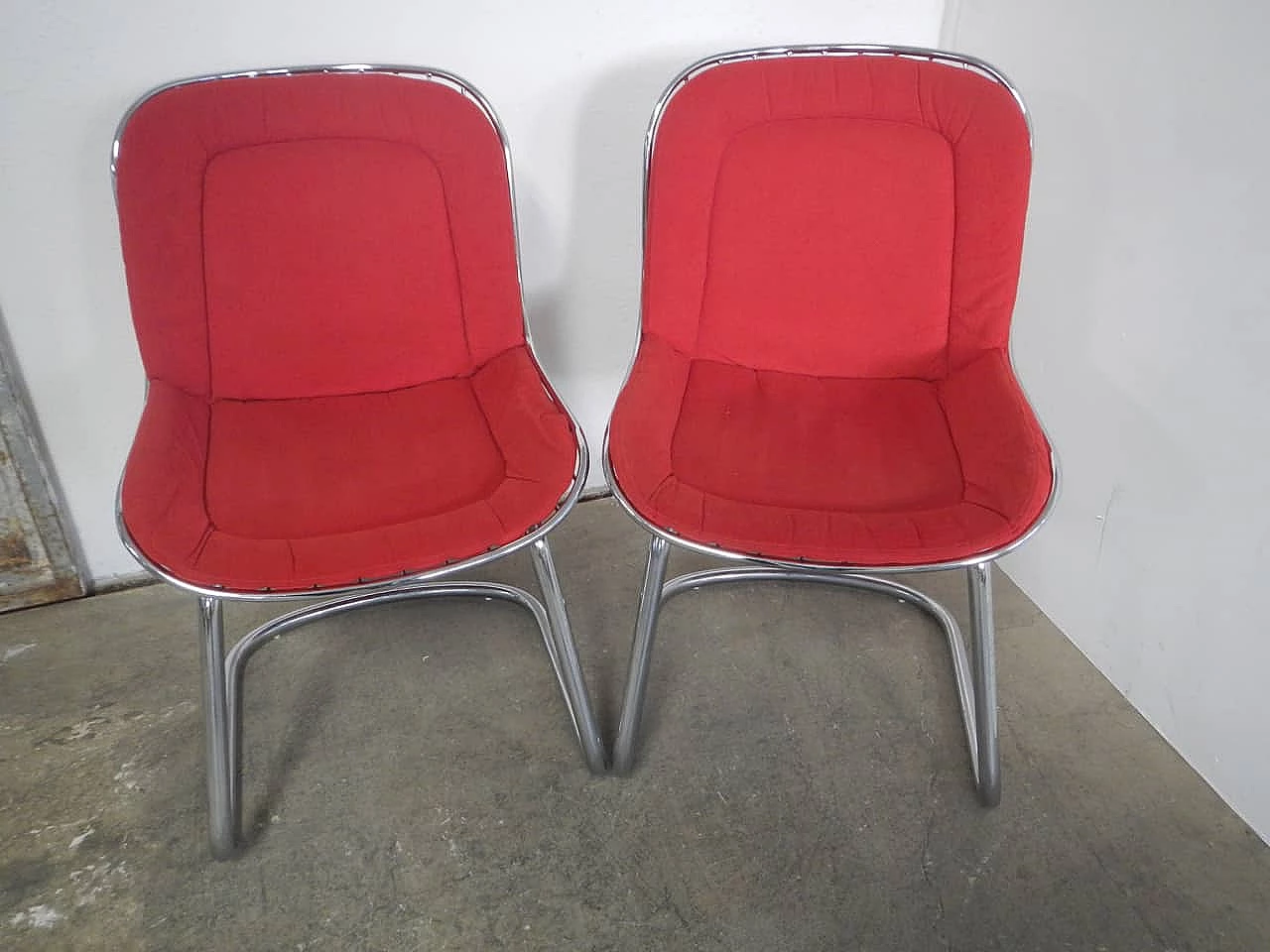 Coppia di sedie cromate in metallo, anni '70 1345547