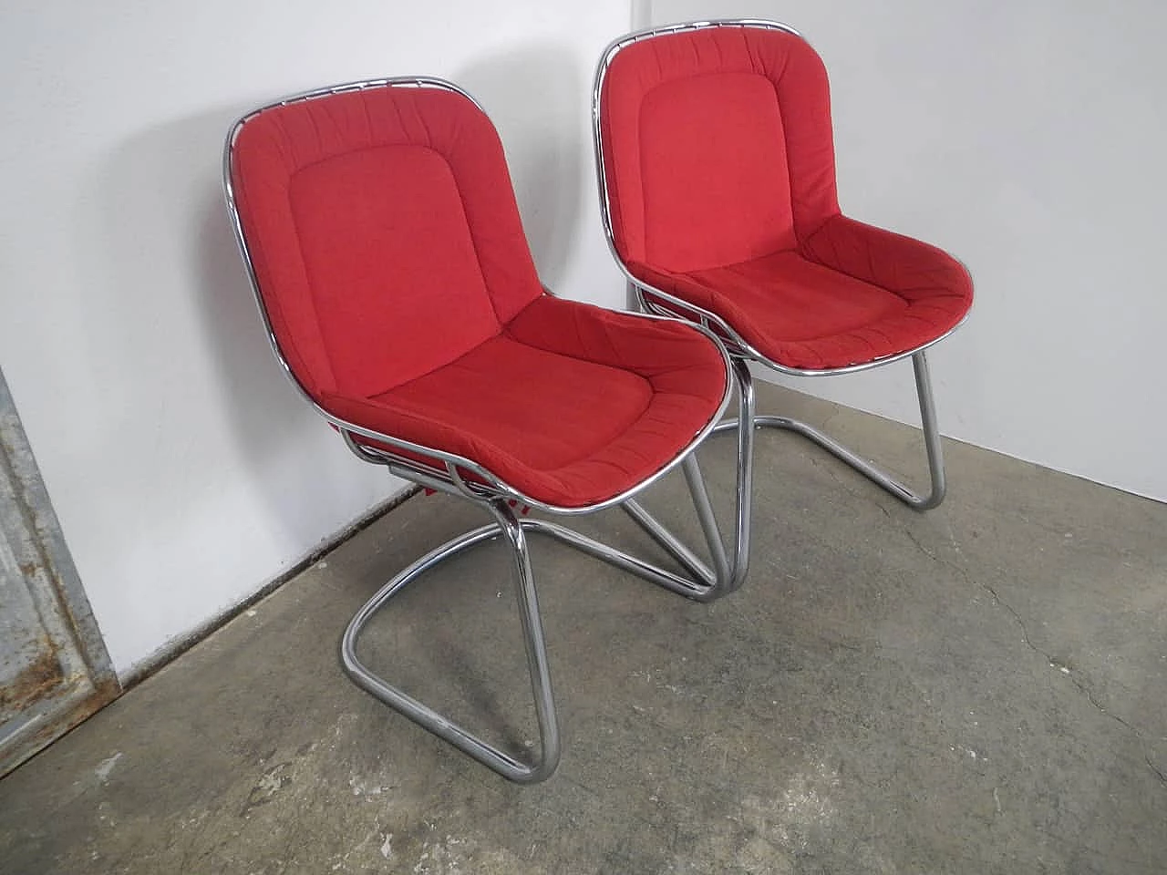 Coppia di sedie cromate in metallo, anni '70 1345548