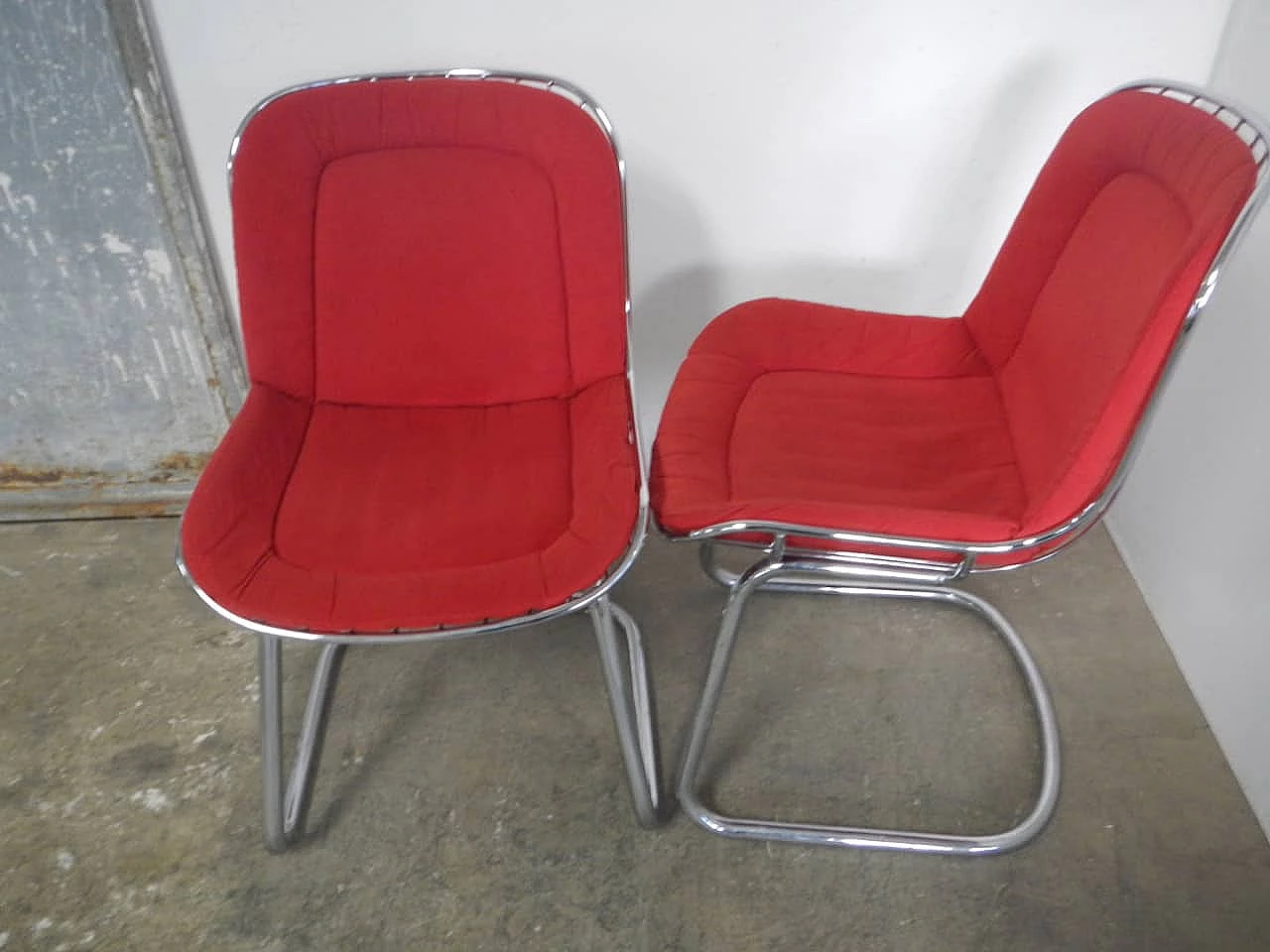 Pair of chromed metal chairs, 1970s 1345550