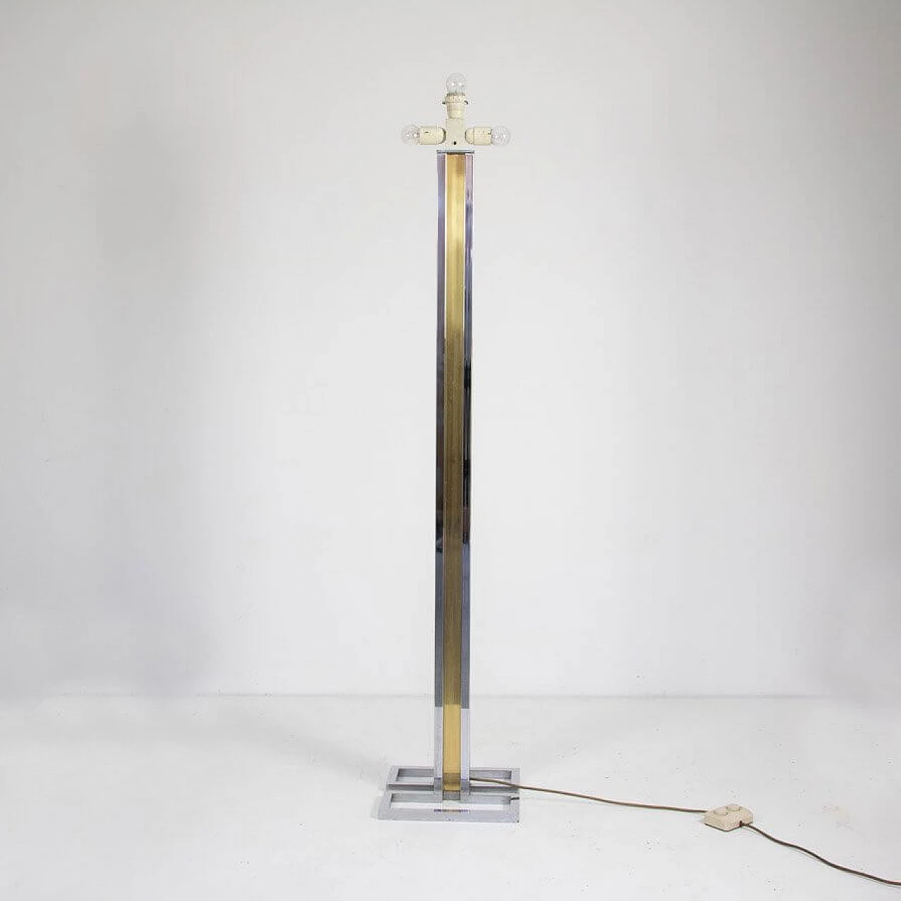 Floor lamp in chromed steel and polished brass by Romeo Rega, 70s 1346101