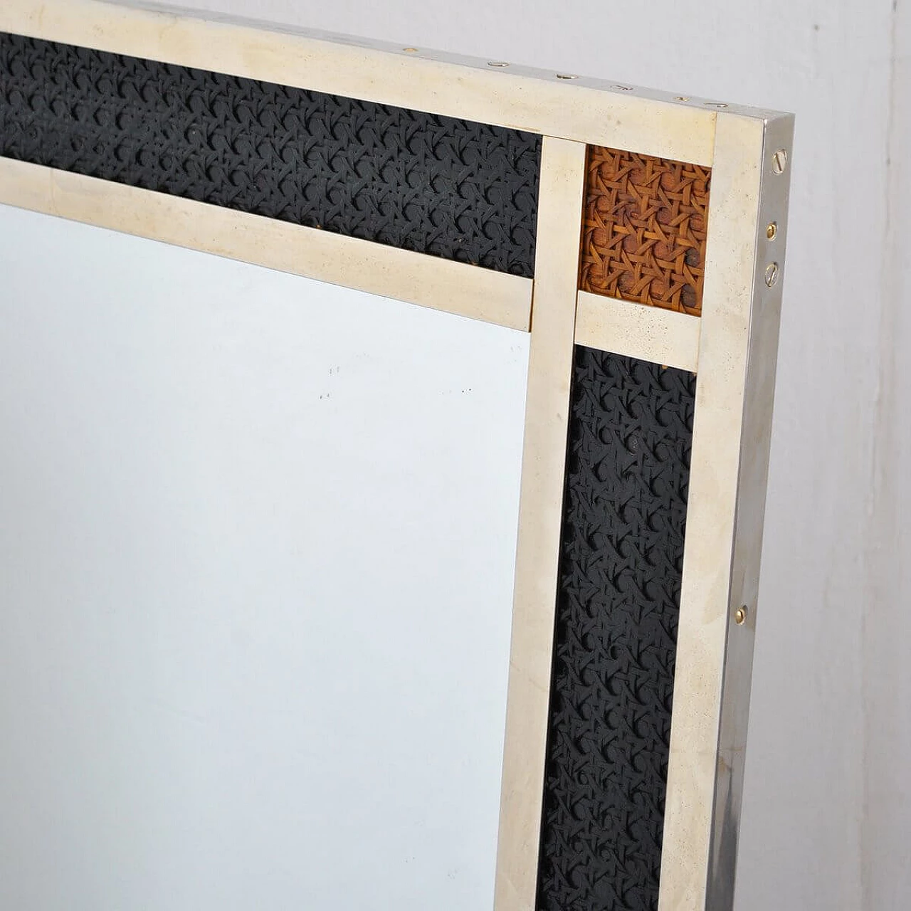 Specchio con cornice in ottone e paglia, anni '60 1346397