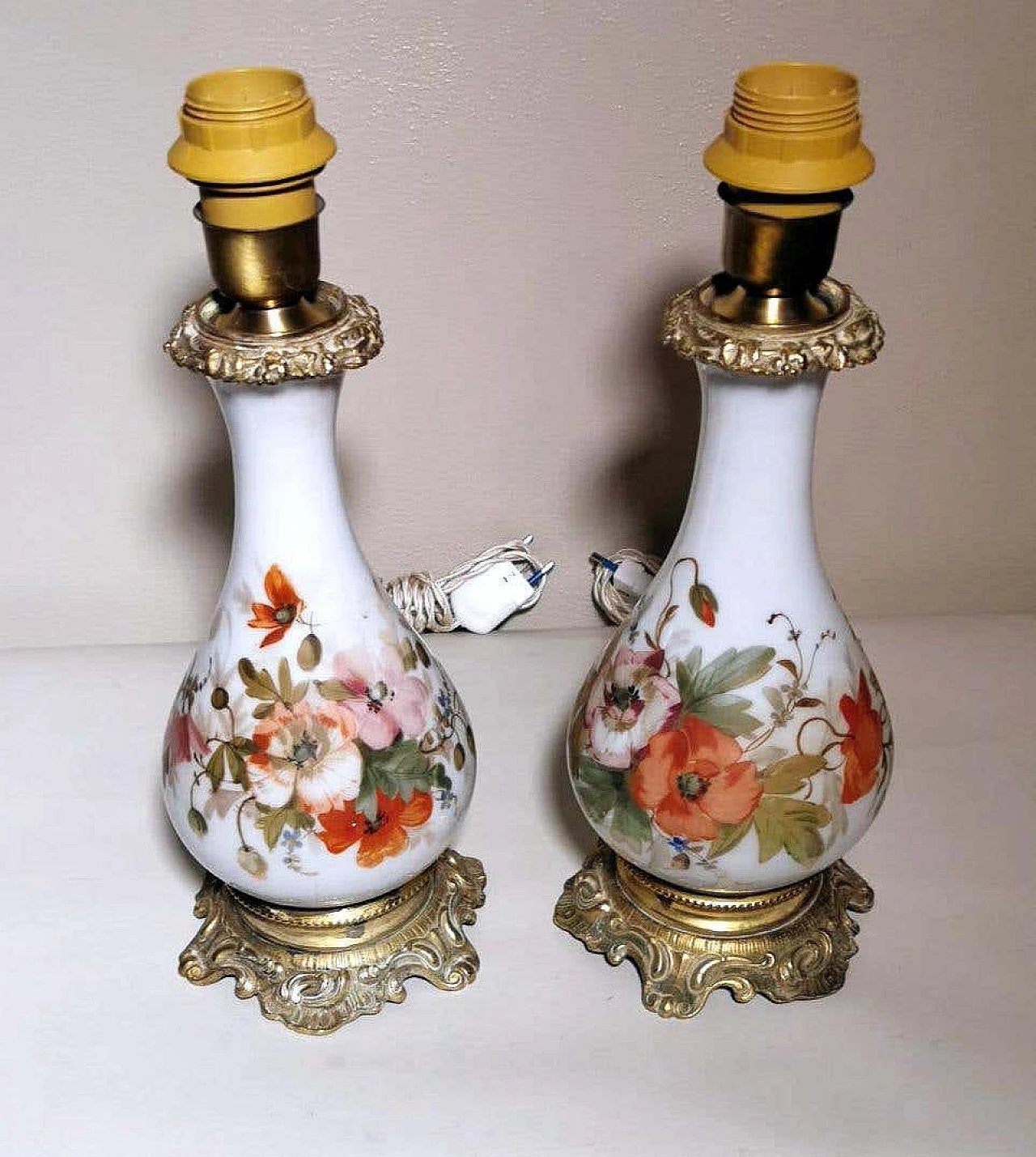 Napoleon III style pair of oil lamps in hand painted opaline glass and gilded bronze, 20s 1346939
