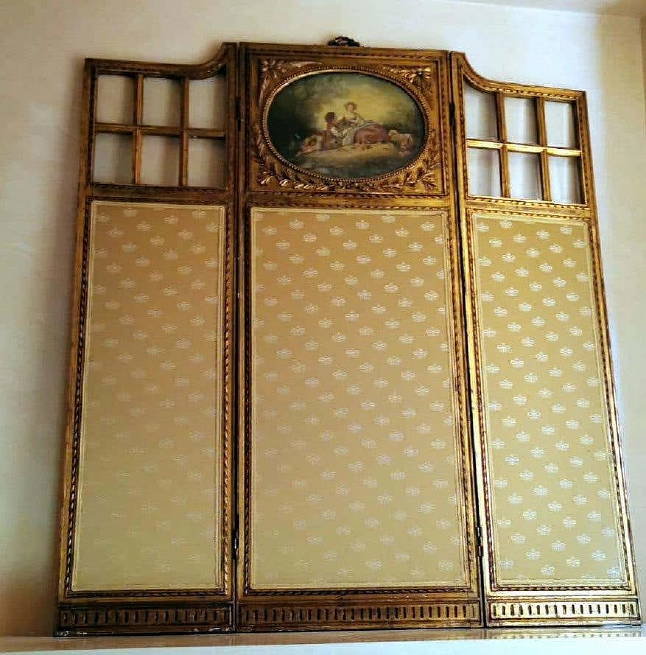 Louis XVI style screen in gilded wood with oil painting and ground glass, 20s 1347069