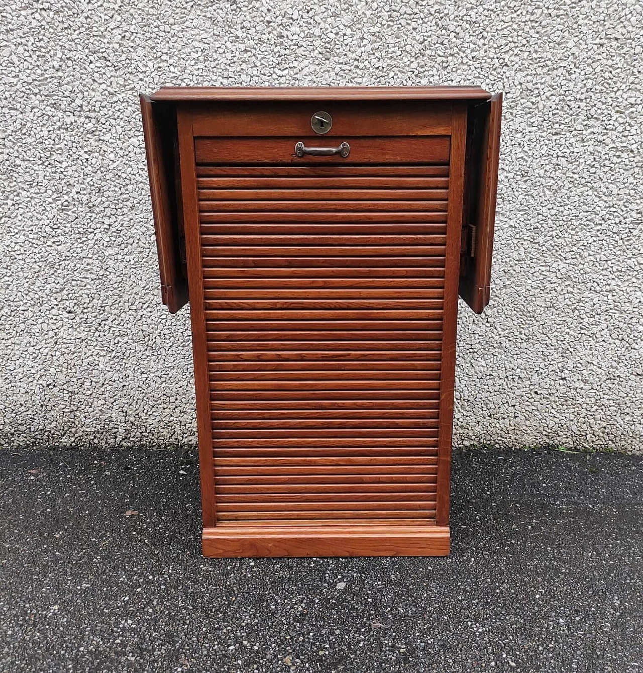 Oak cabinet with shutter and straps, early '900 1351743