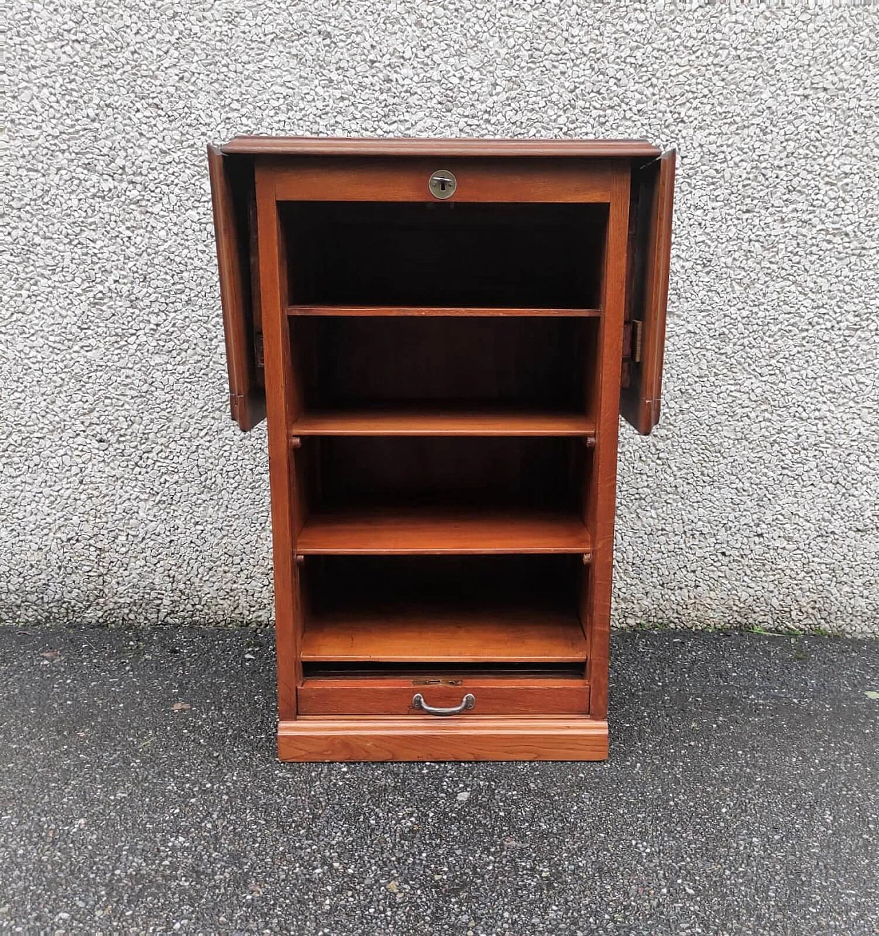 Oak cabinet with shutter and straps, early '900 1351744