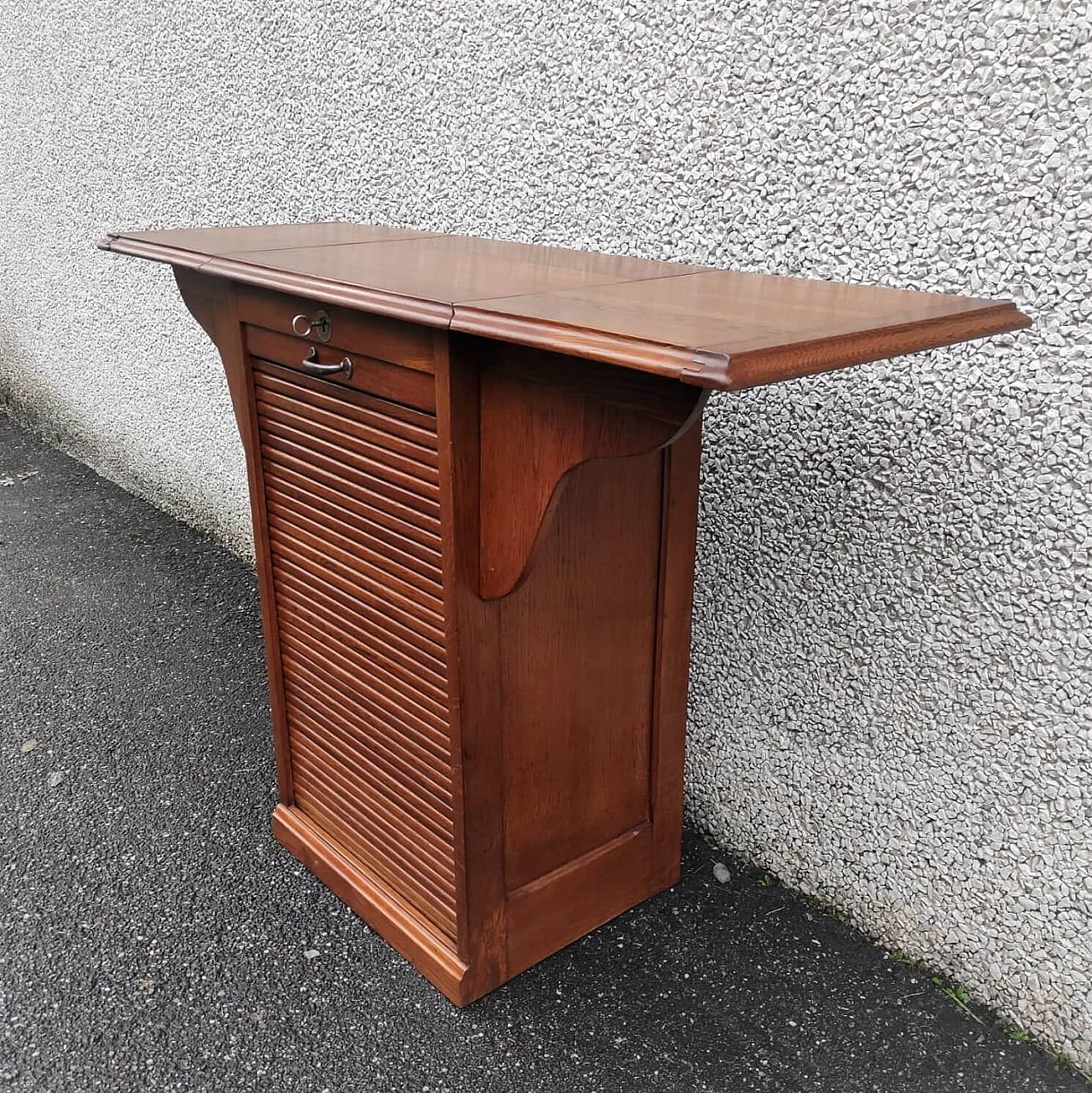 Mobile in rovere a serrandina con bandelle, inizio '900 1351747