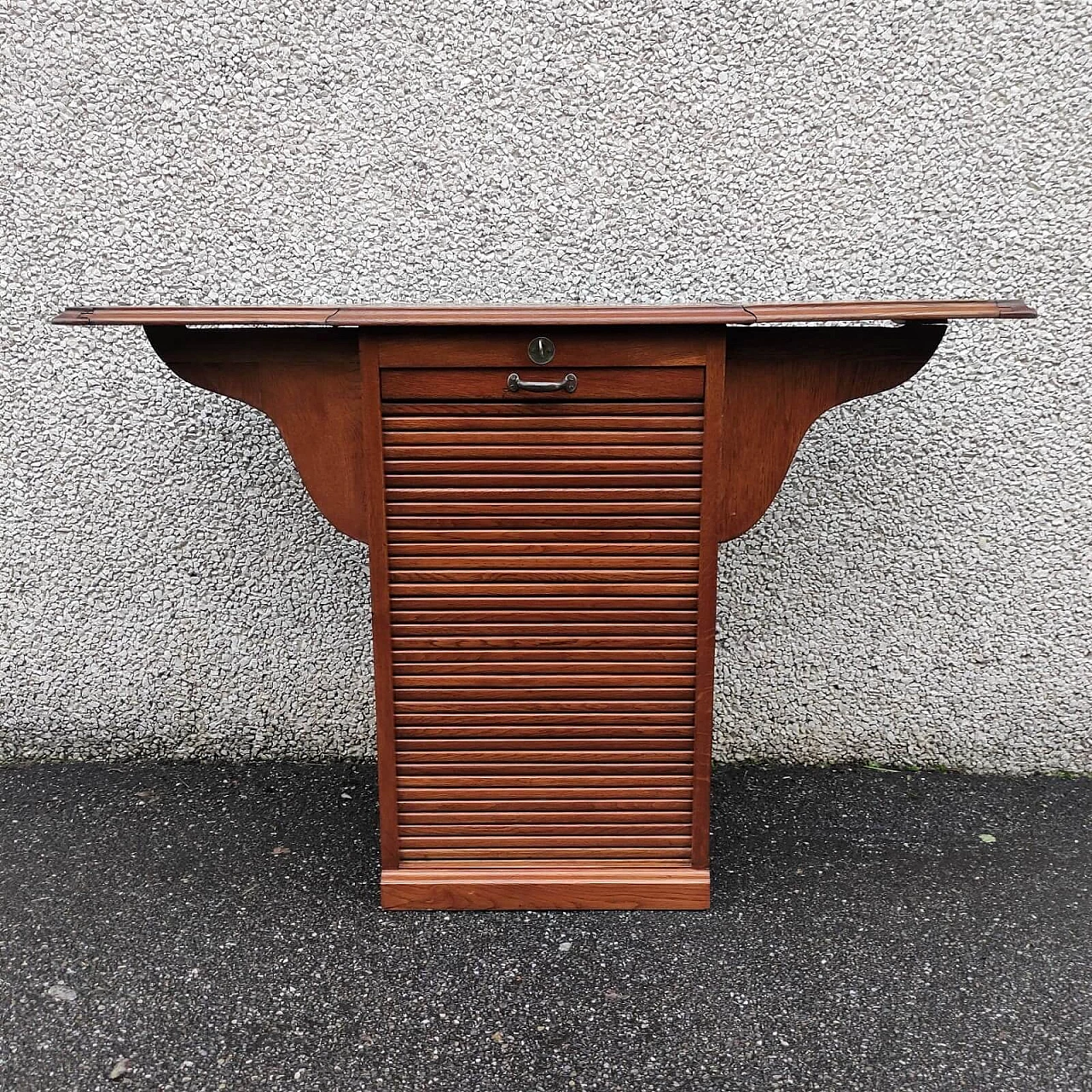 Mobile in rovere a serrandina con bandelle, inizio '900 1351748