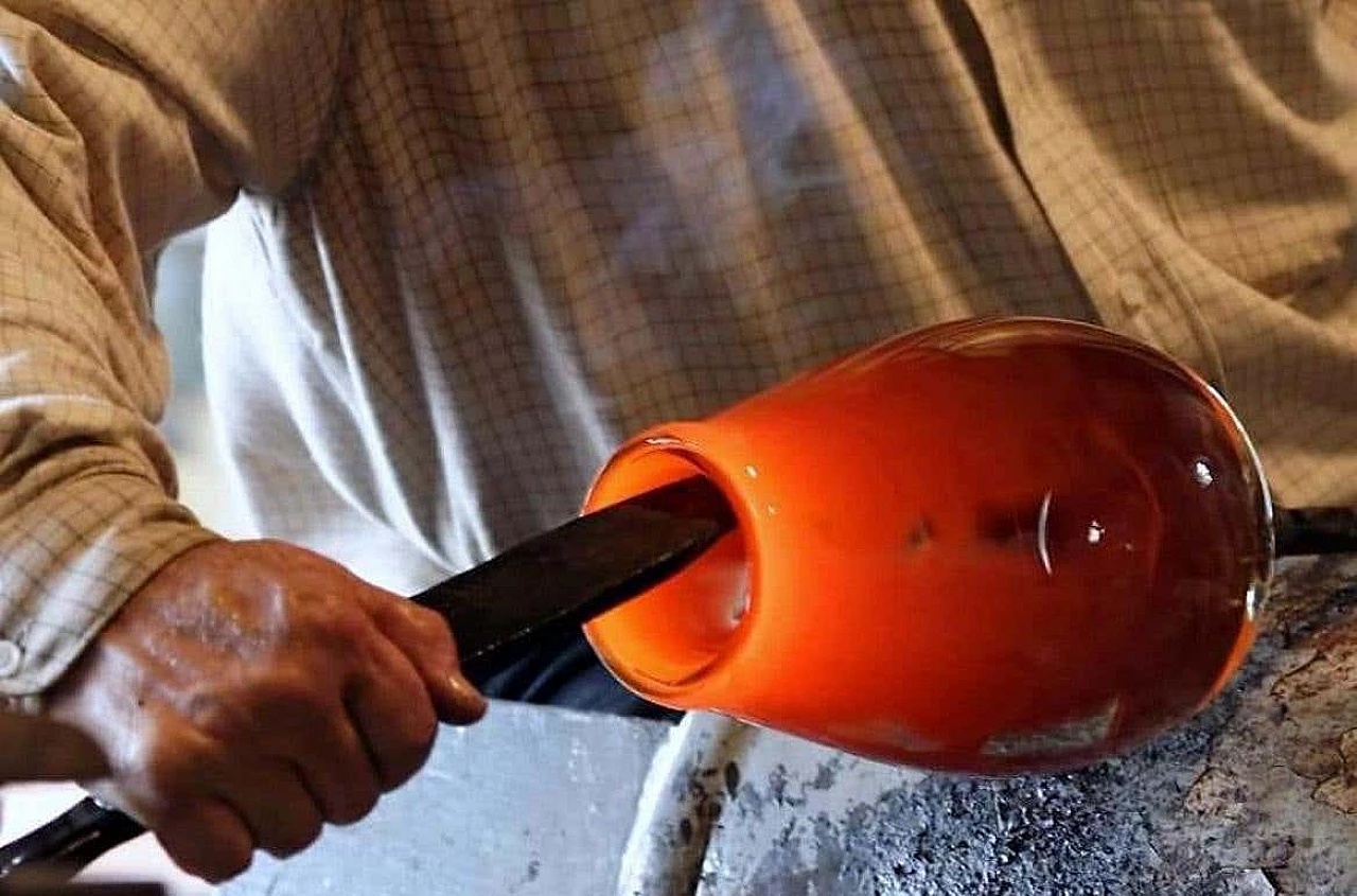 Vaso Spike in vetro di Murano rosso rubino soffiato a mano, anni '60 1355216