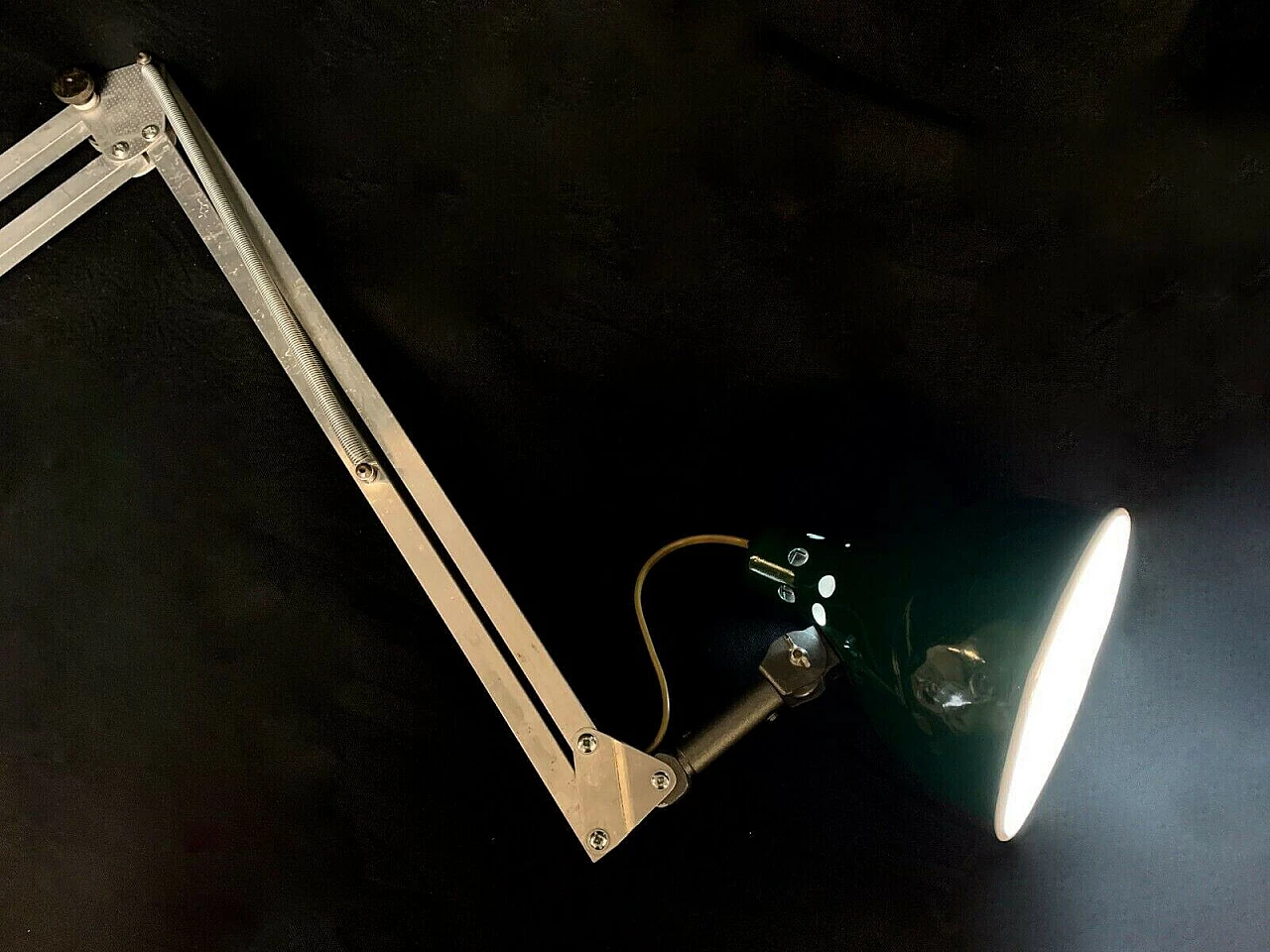 Lampada da tavolo estensibile con morsetto in metallo, anni '50 1355374