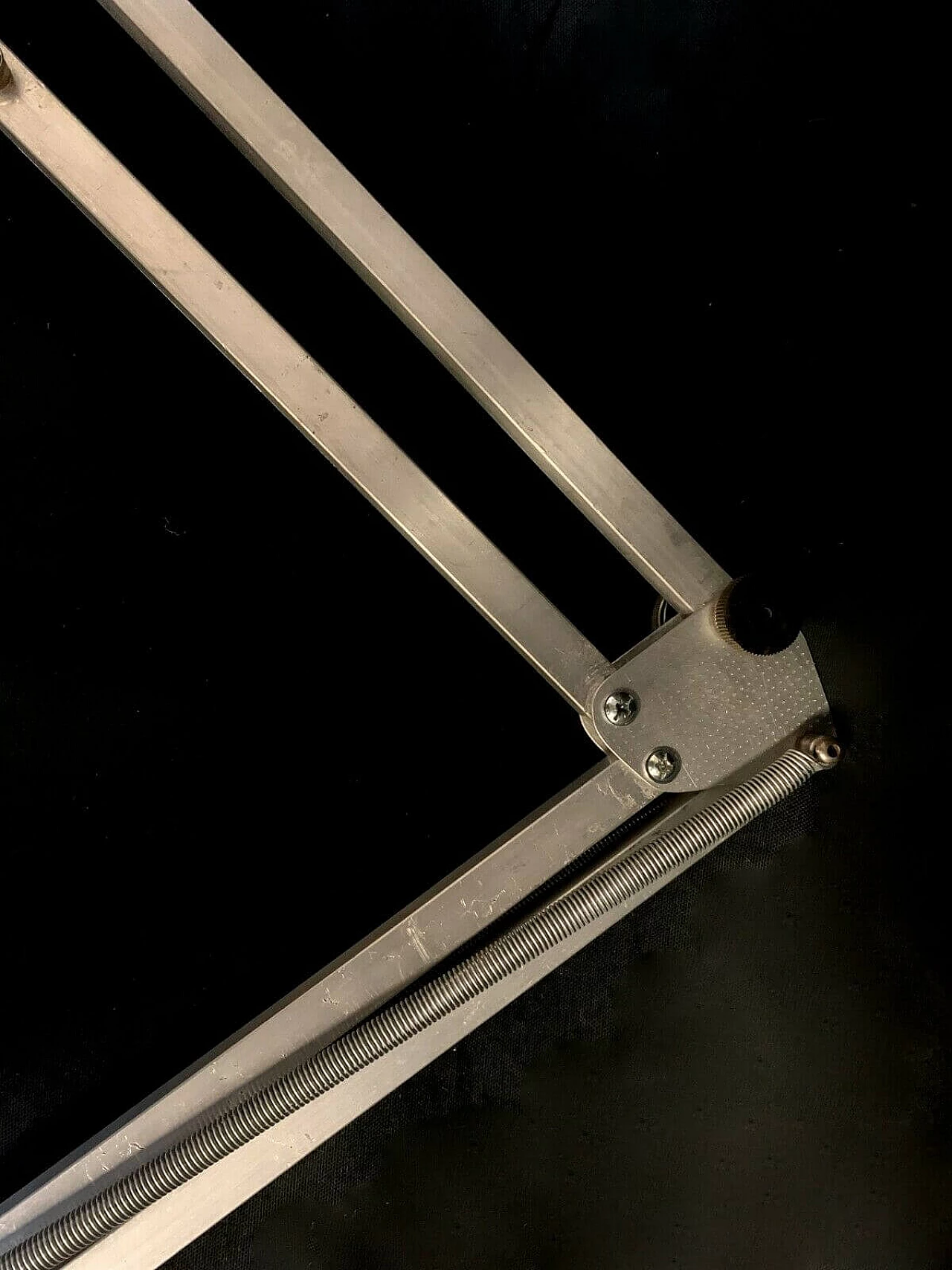 Lampada da tavolo estensibile con morsetto in metallo, anni '50 1355377