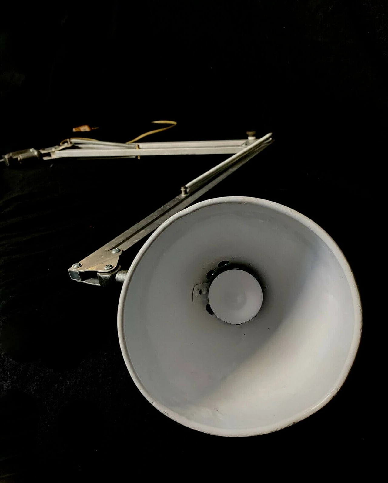 Lampada da tavolo estensibile con morsetto in metallo, anni '50 1355379