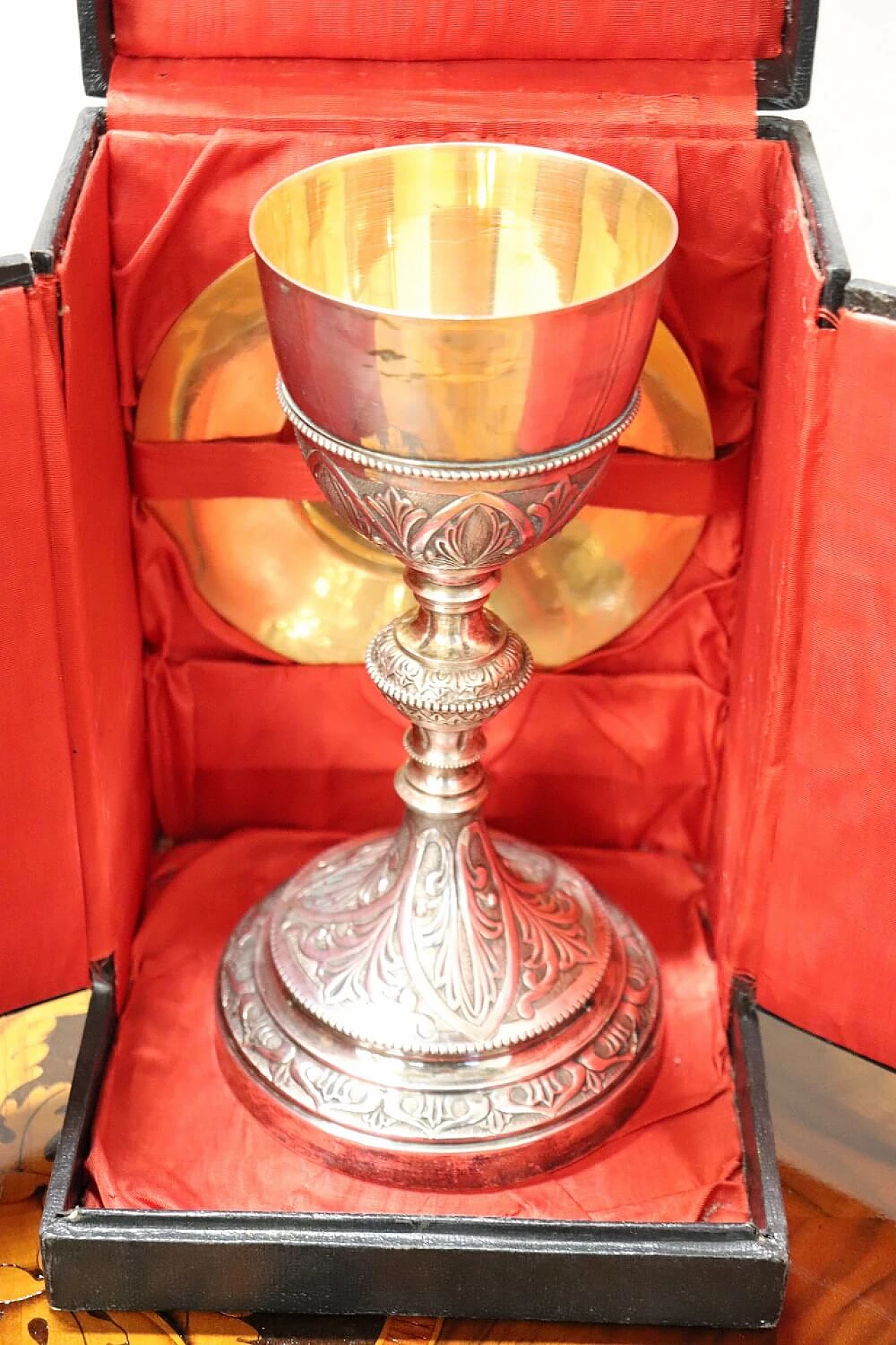 Calice in argento 800 cesellato, anni '30 1356691
