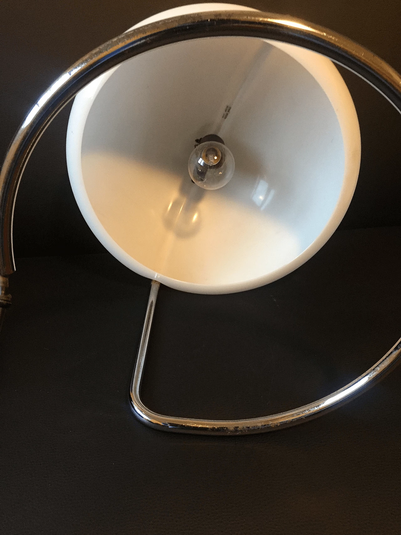 Conchiglia table lamp in chromed metal and methacrylate by Buttura & Massoni for Guzzini, 60s 1357176