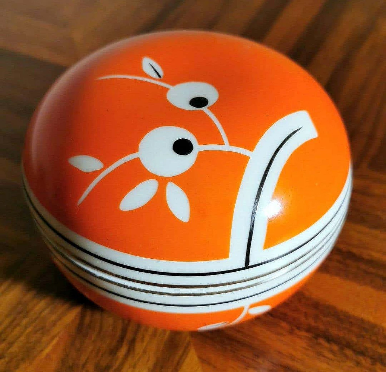 Round box in orange and white porcelain, 40s 1357294