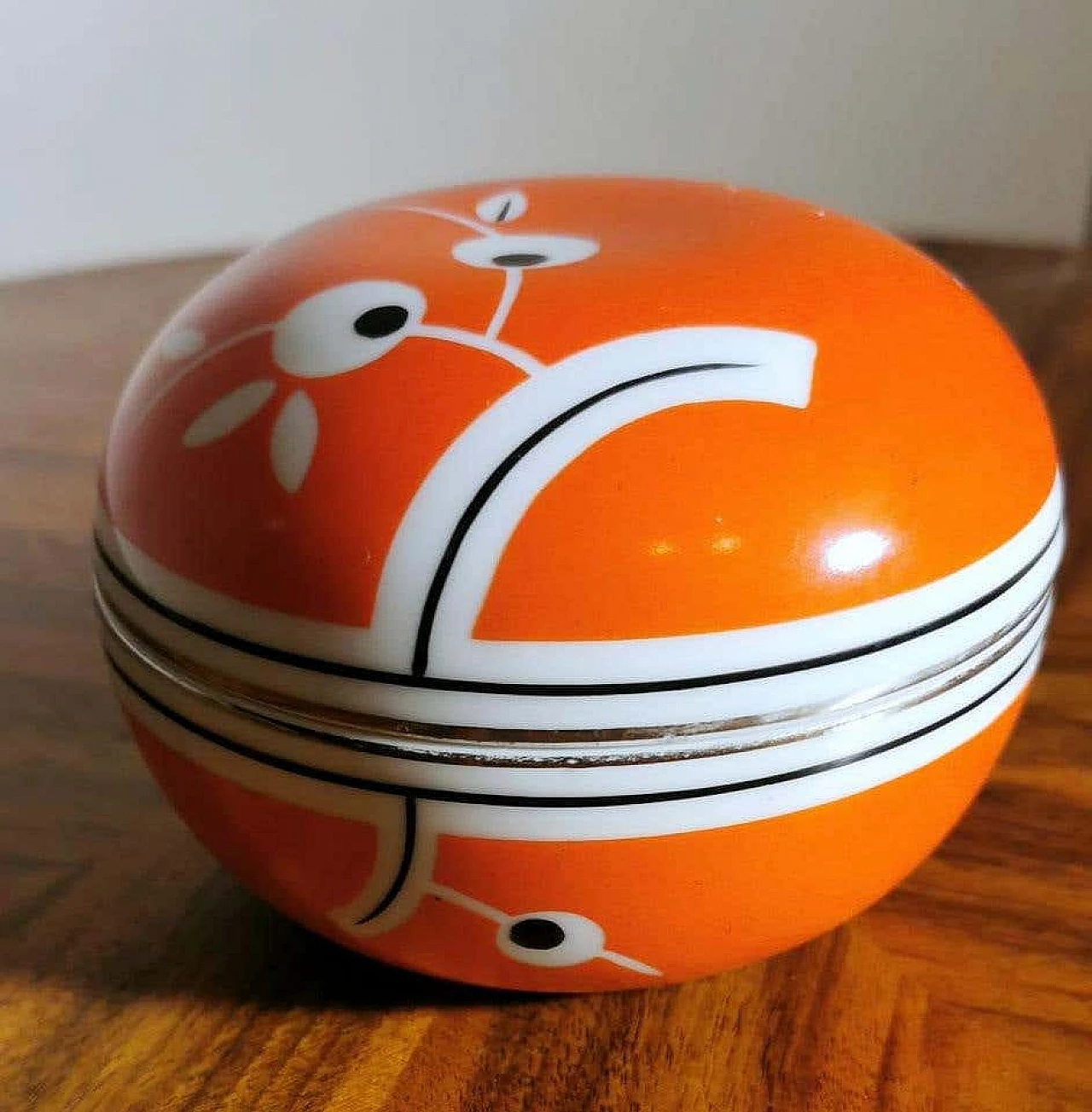 Round box in orange and white porcelain, 40s 1357295