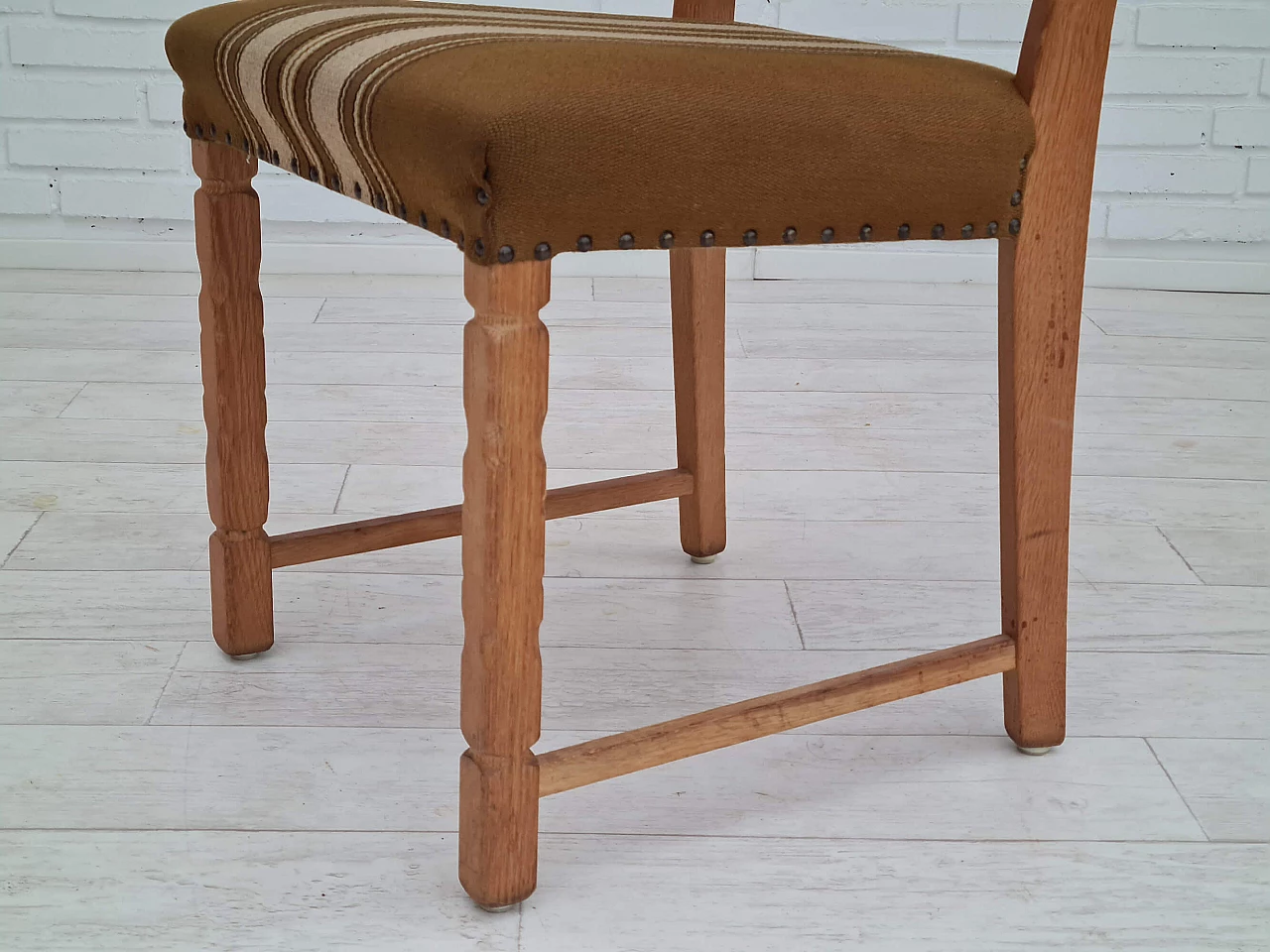 6 Danish oak chairs in the style of Henning Kjærnulf, 1960s 1357438