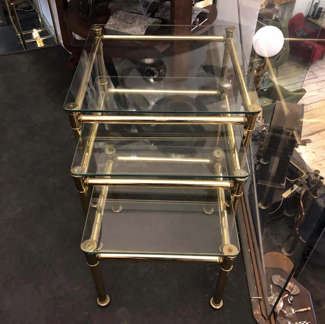 3 Nesting tables in brass and glass, 60s 1357786