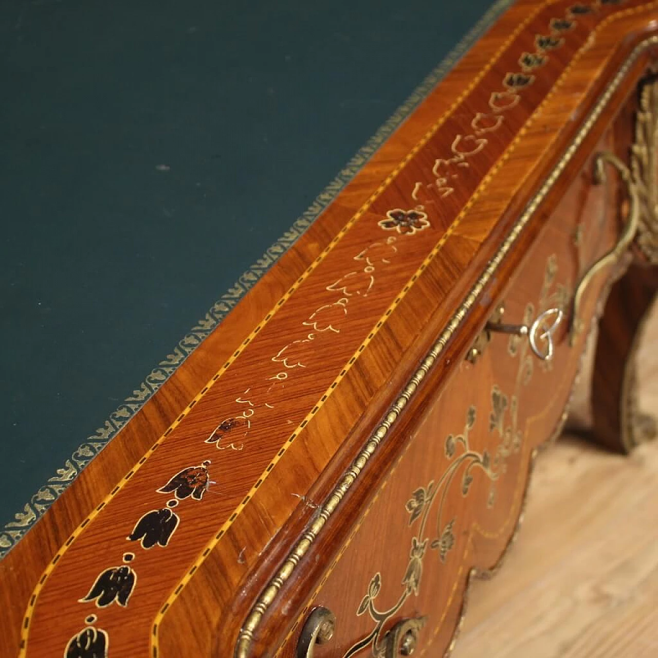Inlaid desk in Napoleon III style 1358536