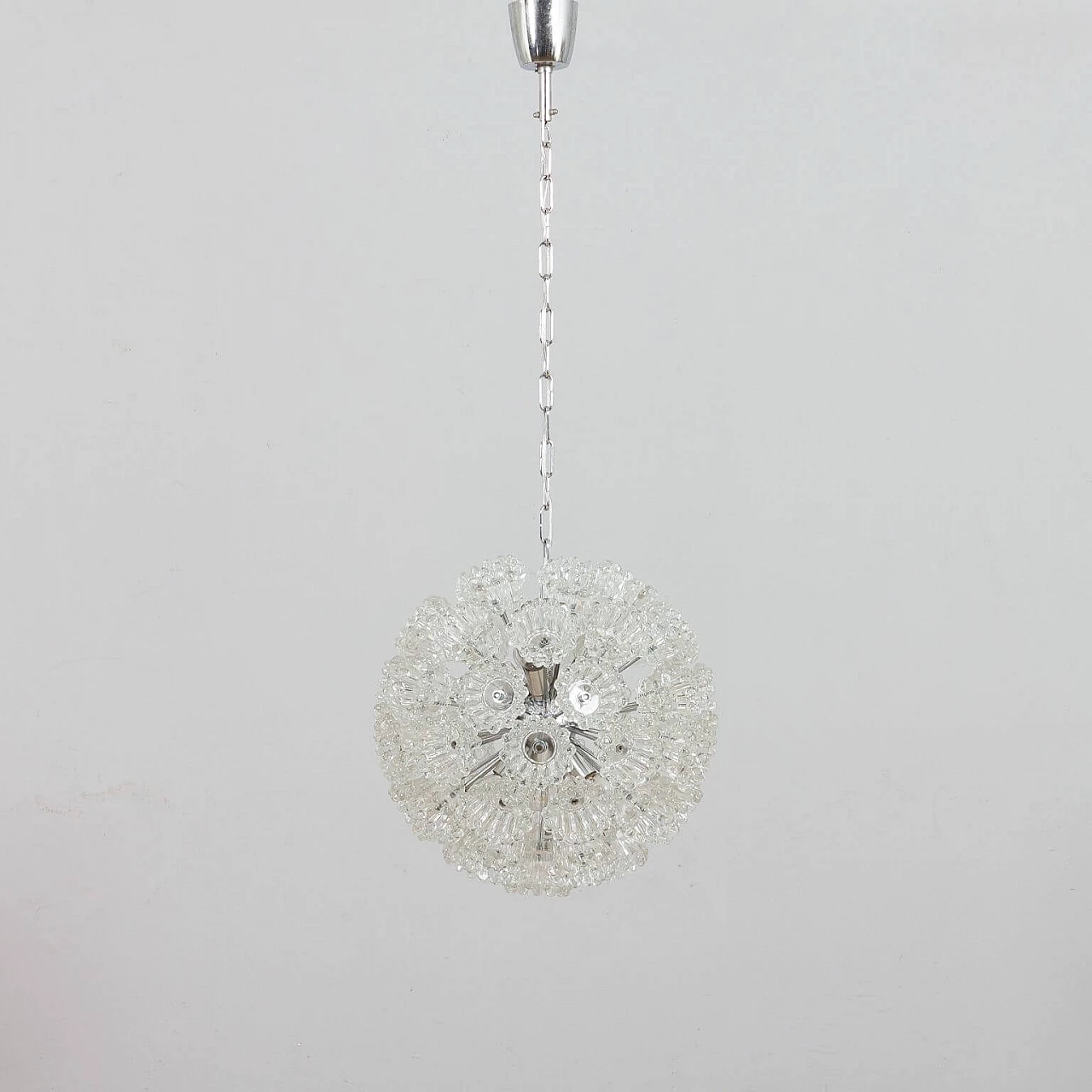 Sputnik chandelier in Venini style with flowers in Murano glass and chromed metal, 70s 1360266