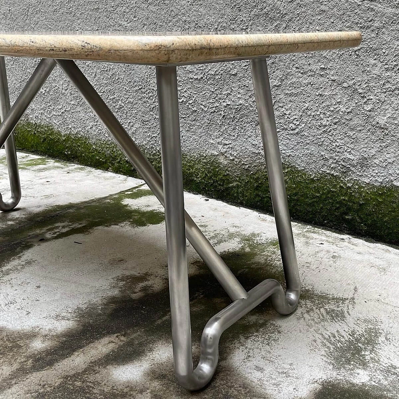 Table in tubular steel and marble, 70s 1360487