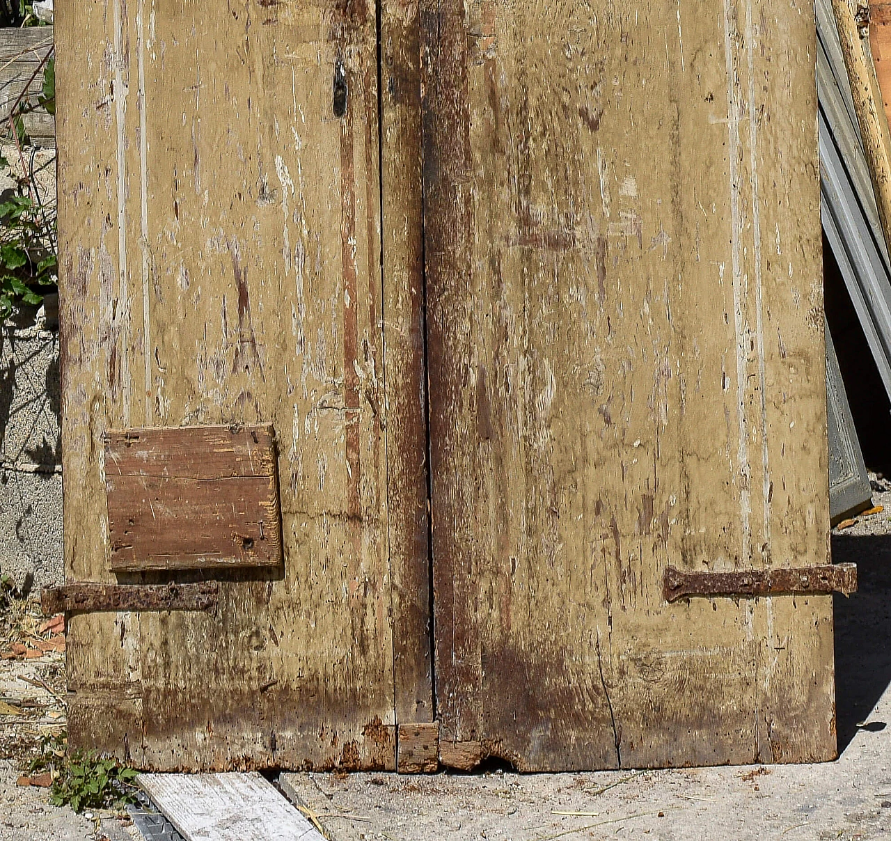 Two-leaf door with 4 panels in solid wood, 16th century 1363206