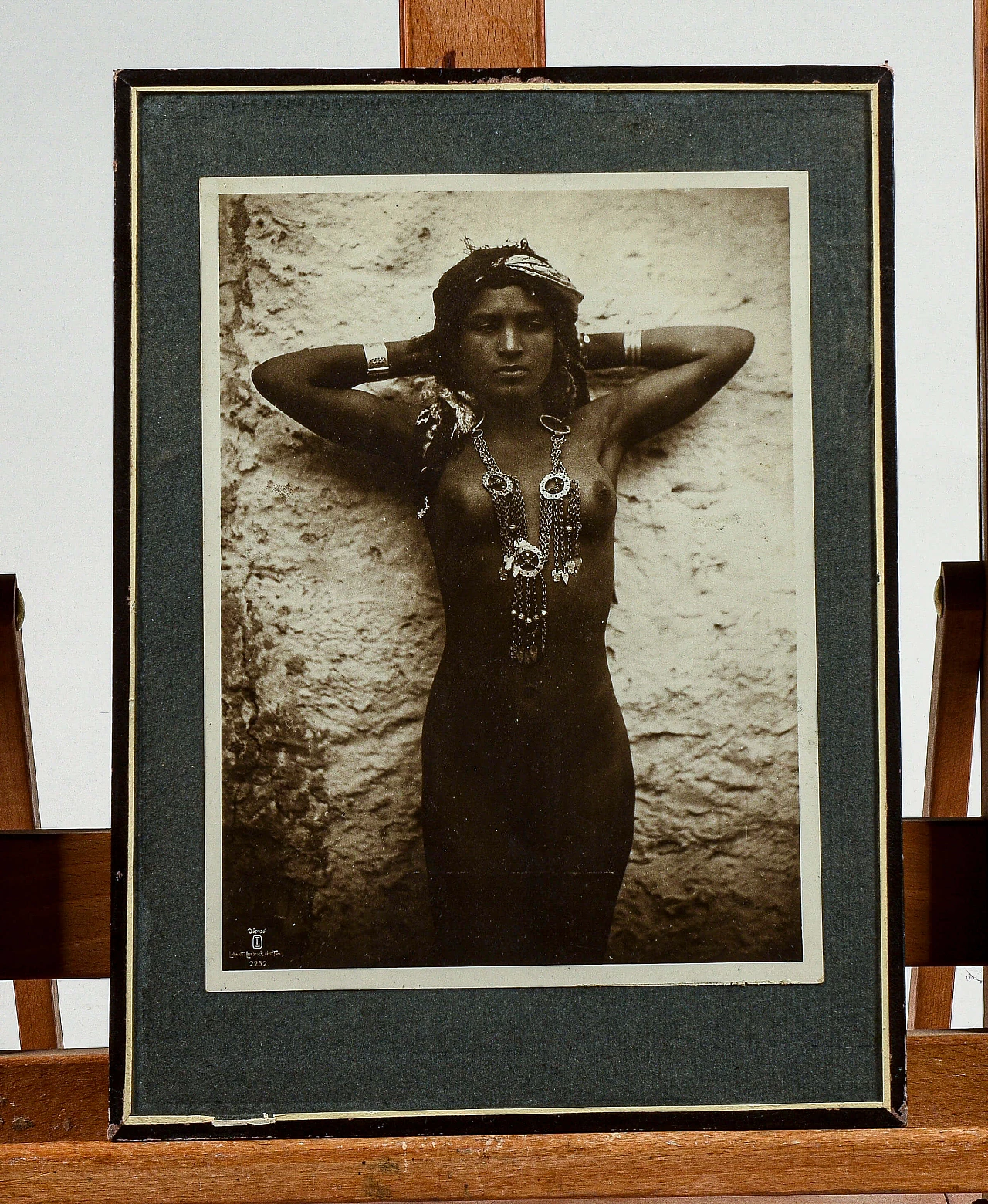 Photograph of a nude woman with necklaces, 20s 1363210