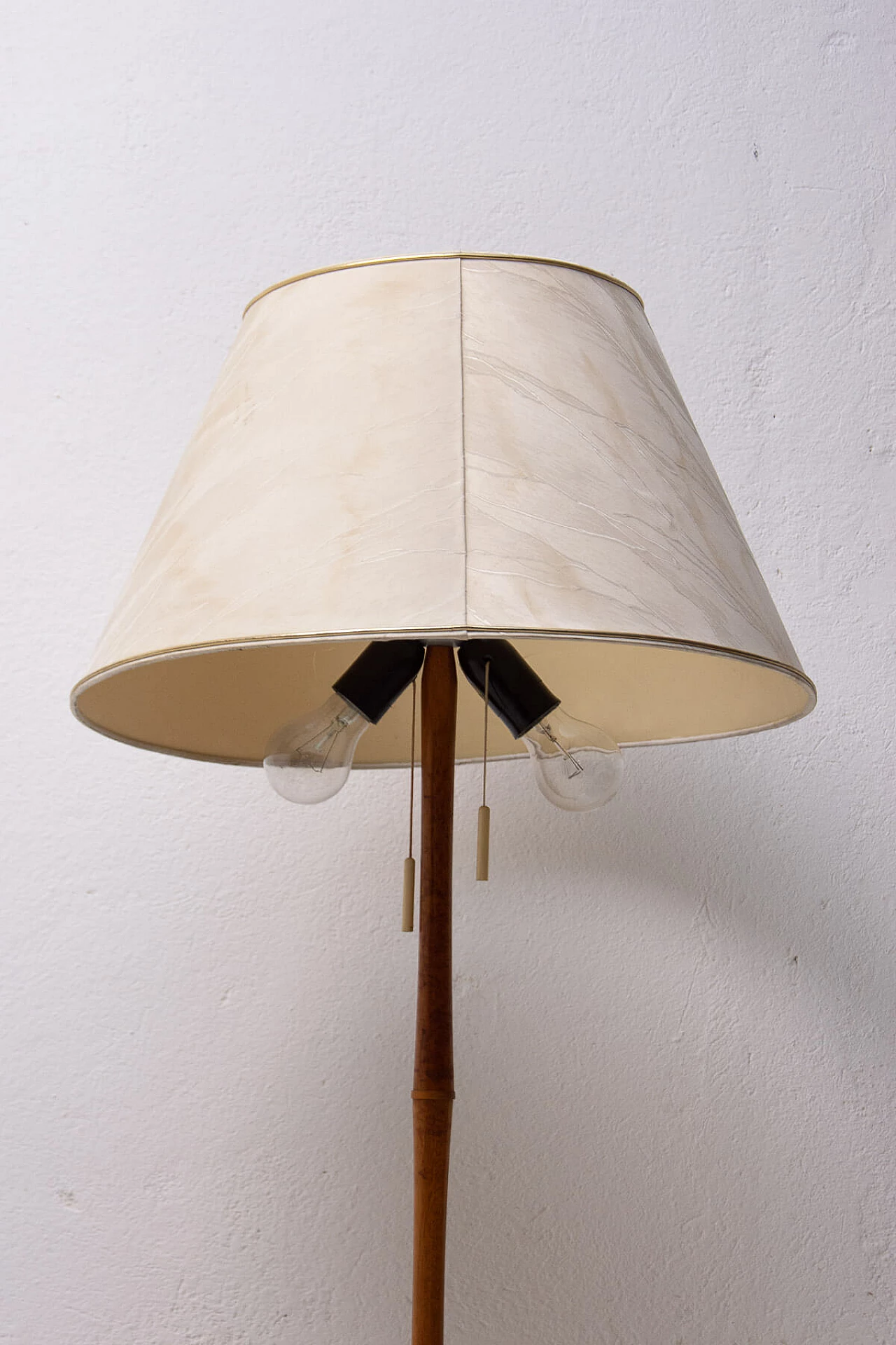 Floor lamp with wooden frame, 1960s 1364085