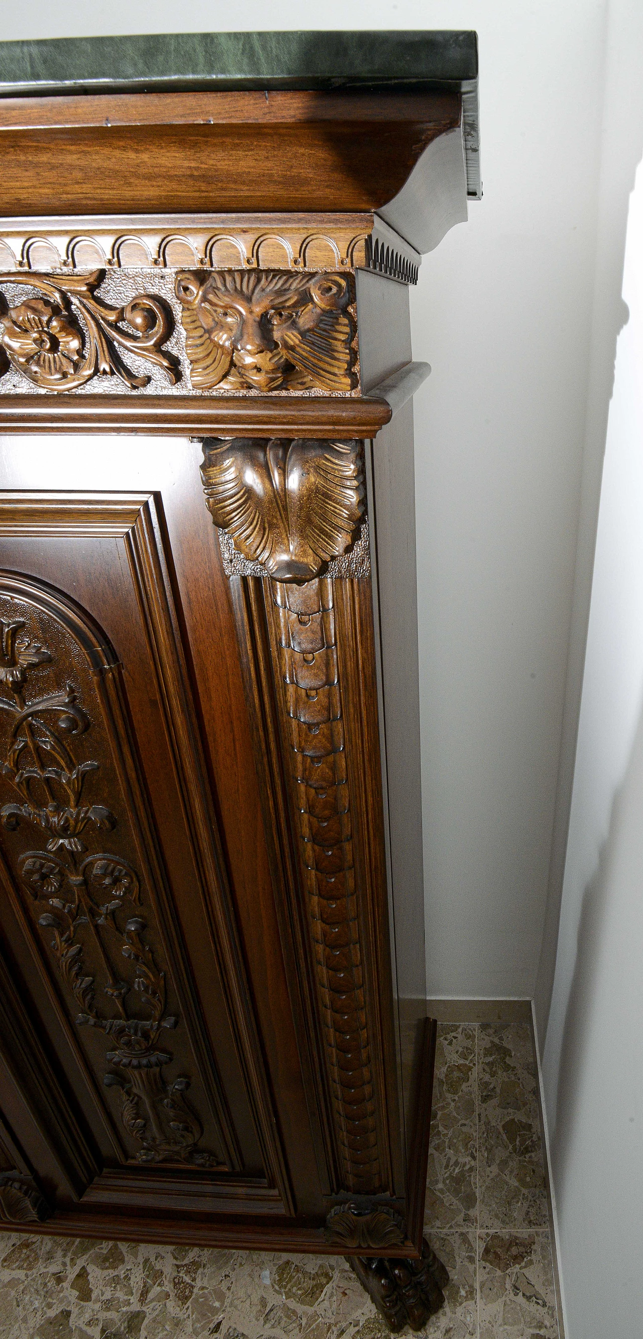 Carved showcase bookcase with lion's paw feet and leatherette top 1364263