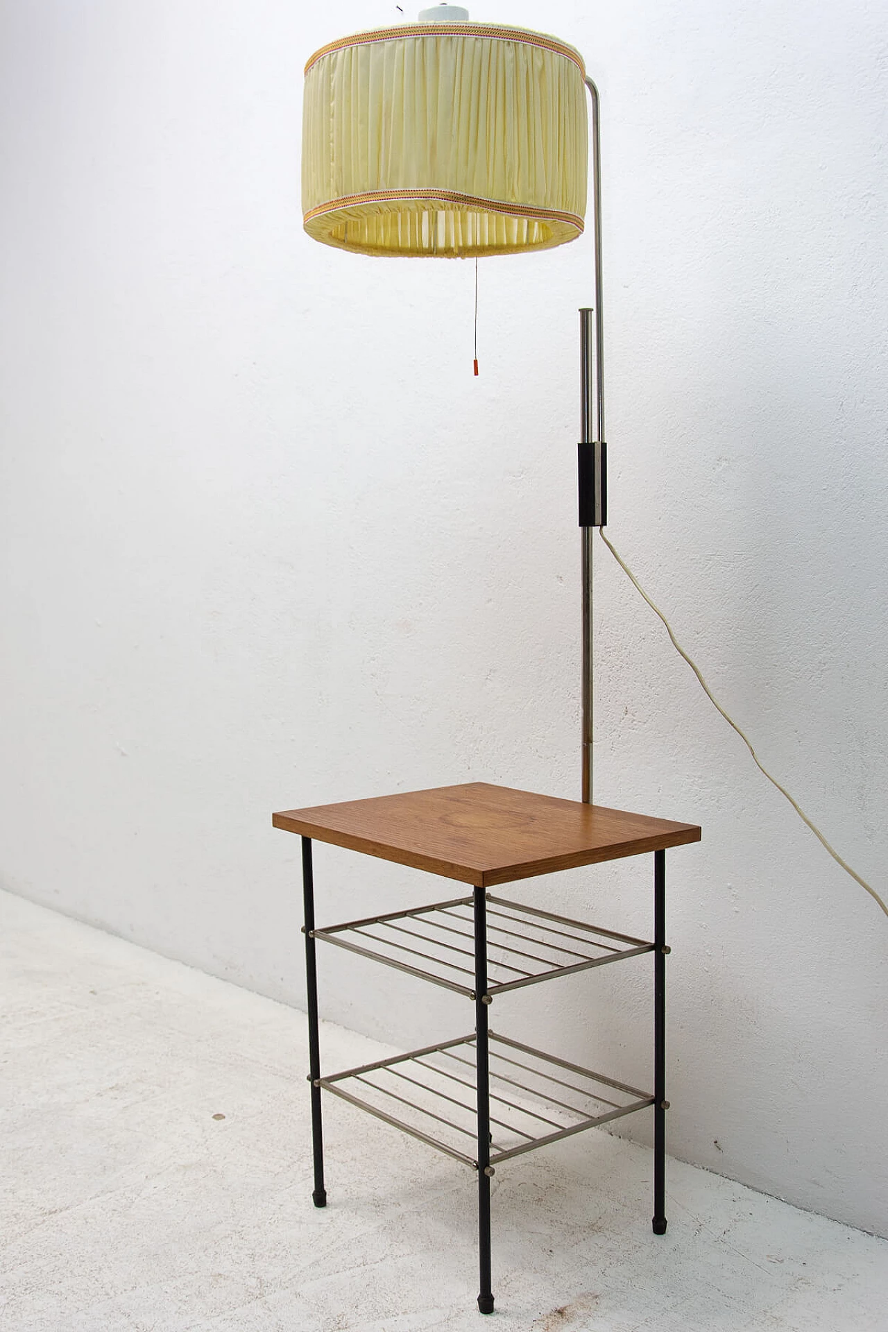 Floor lamp with storage compartment, 1970s 1364358