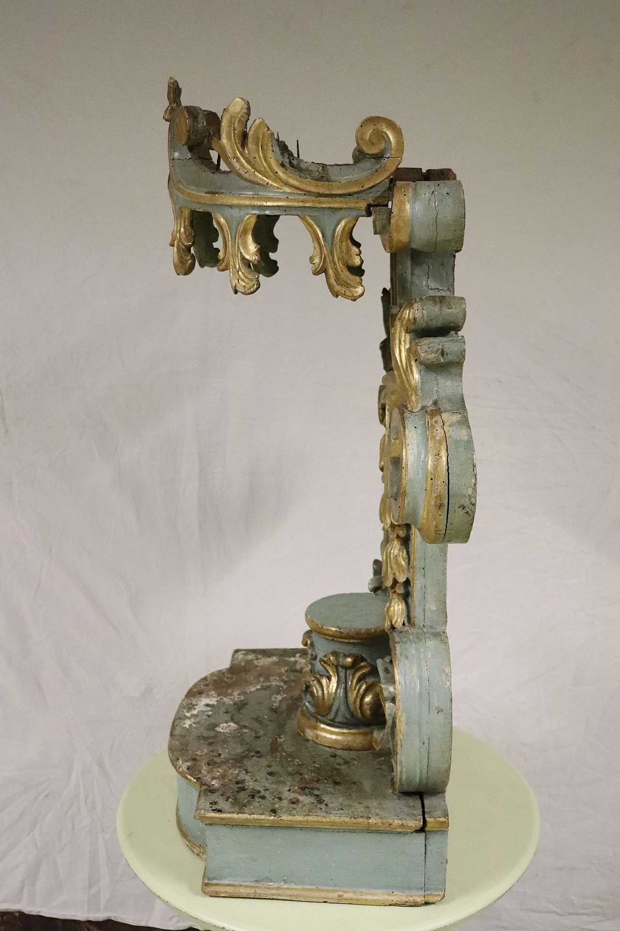 Baroque temple in carved and gilded wood, 17th century 1364617