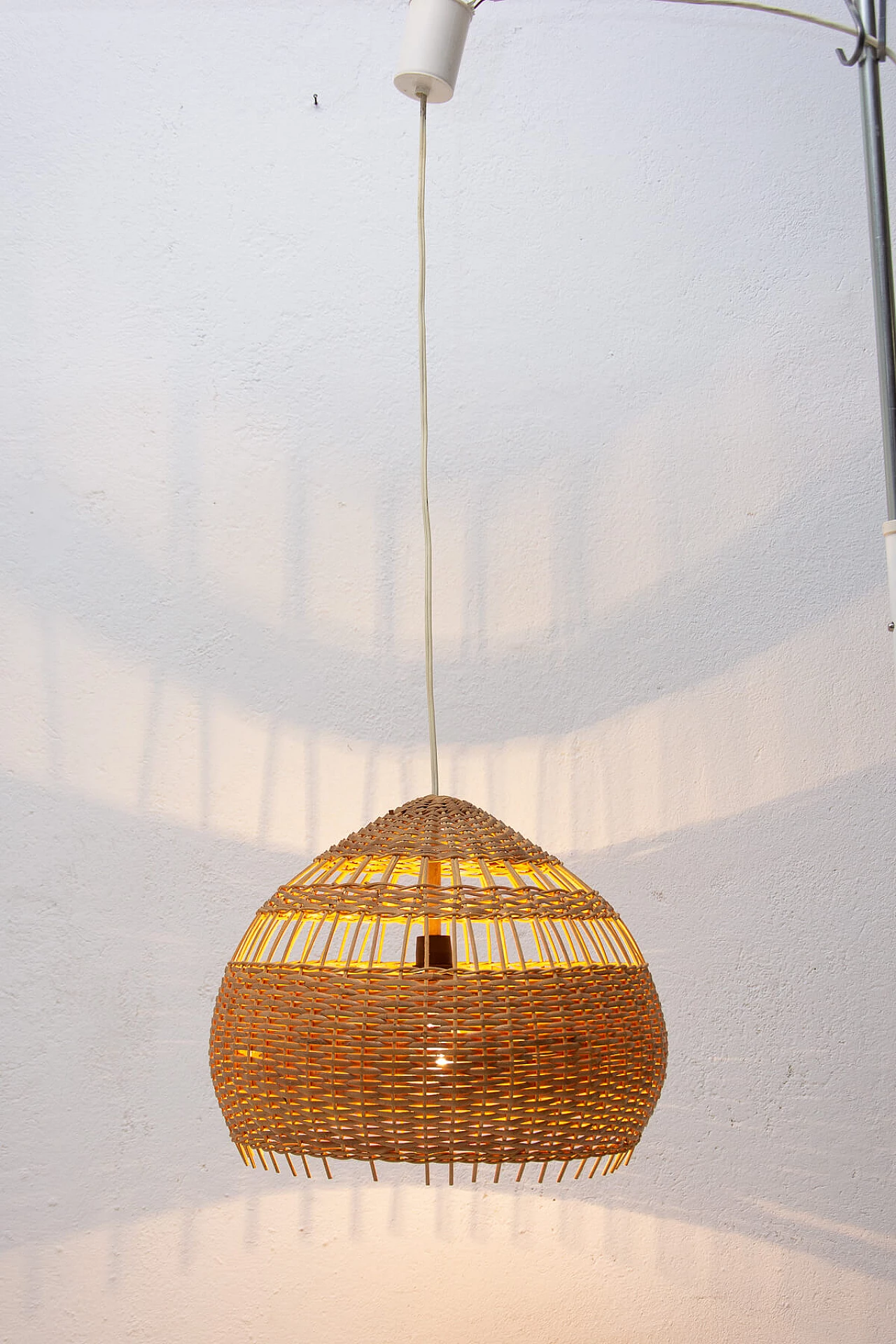 Lampadario in vimini, anni '60 1364774