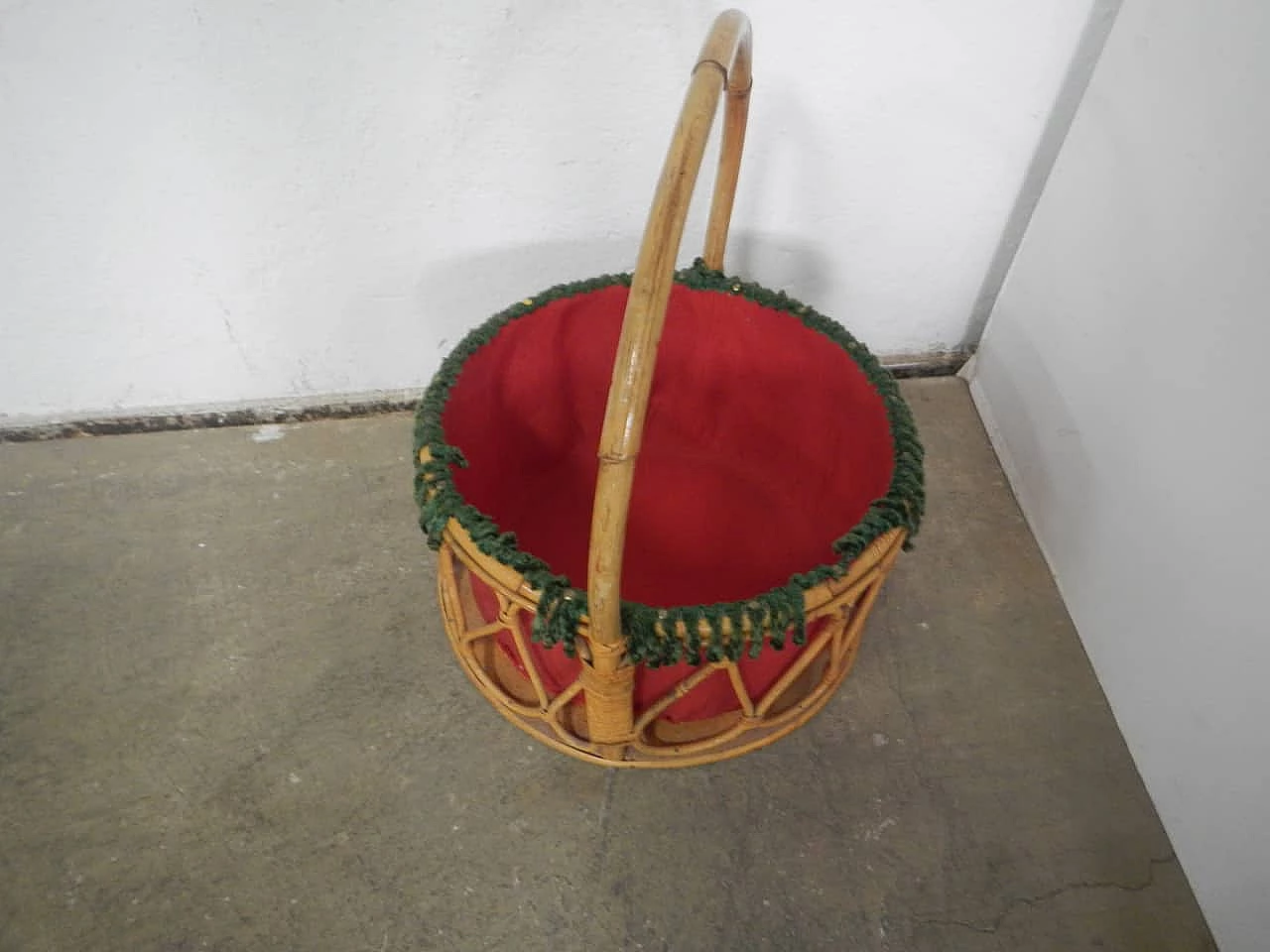 Cesto in vimini con tessuto, anni '70 1365215
