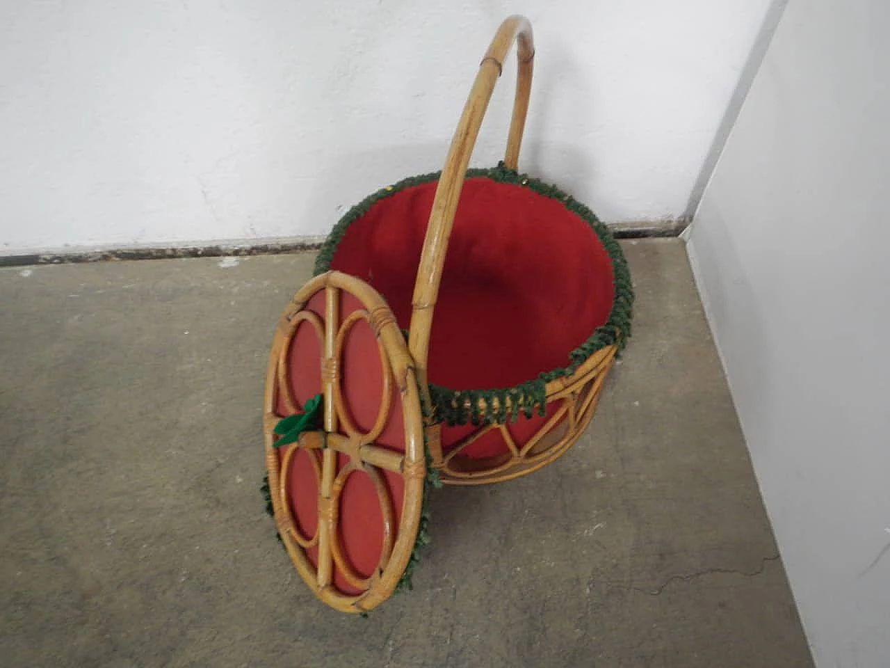 Wicker basket with fabric, 70s 1365216