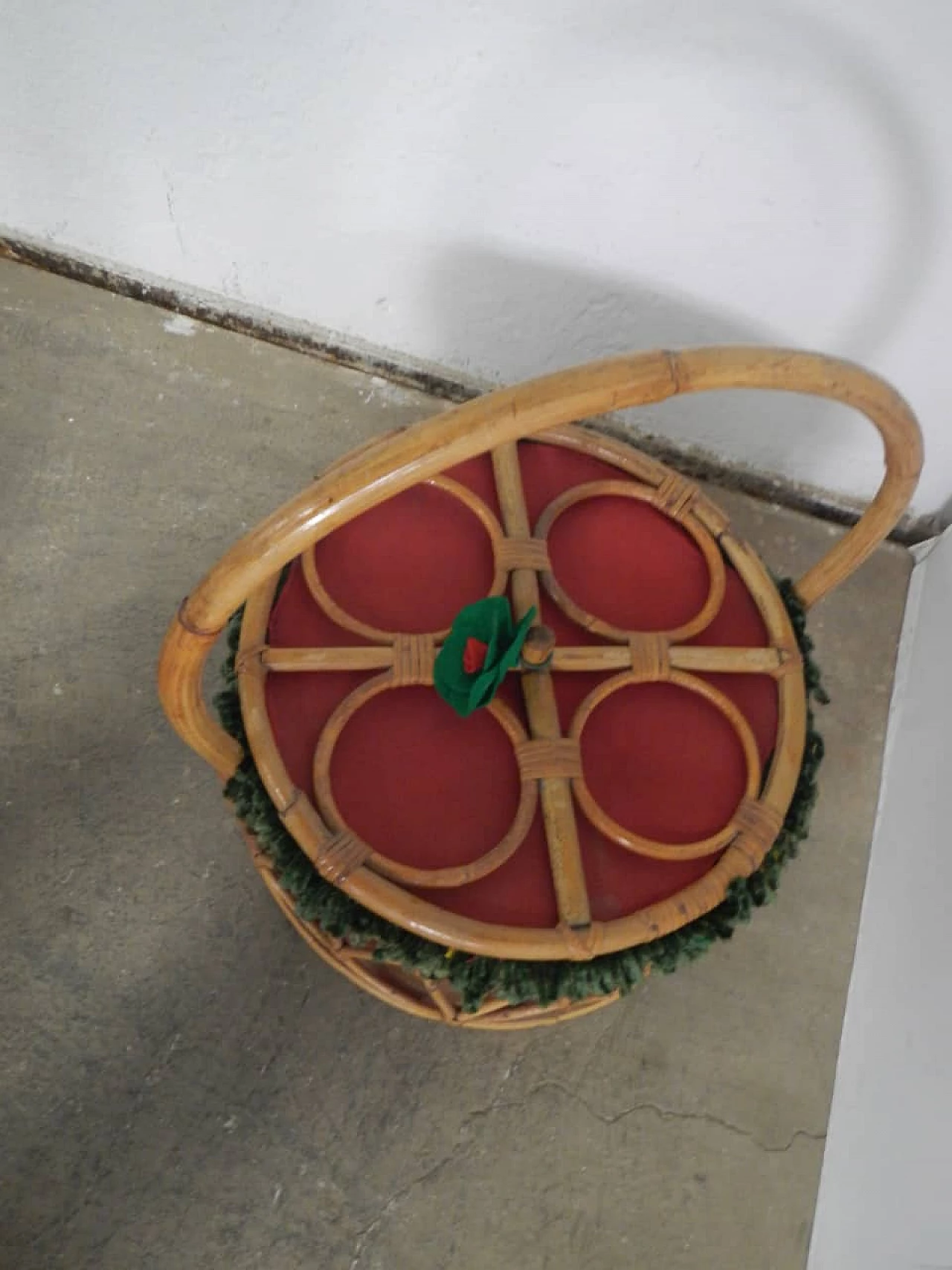 Cesto in vimini con tessuto, anni '70 1365217