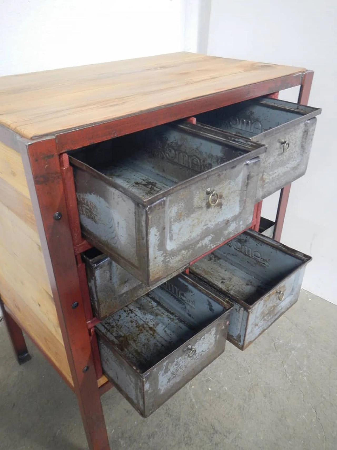 Cassettiera industriale con cassetti in metallo, anni '50 1365301