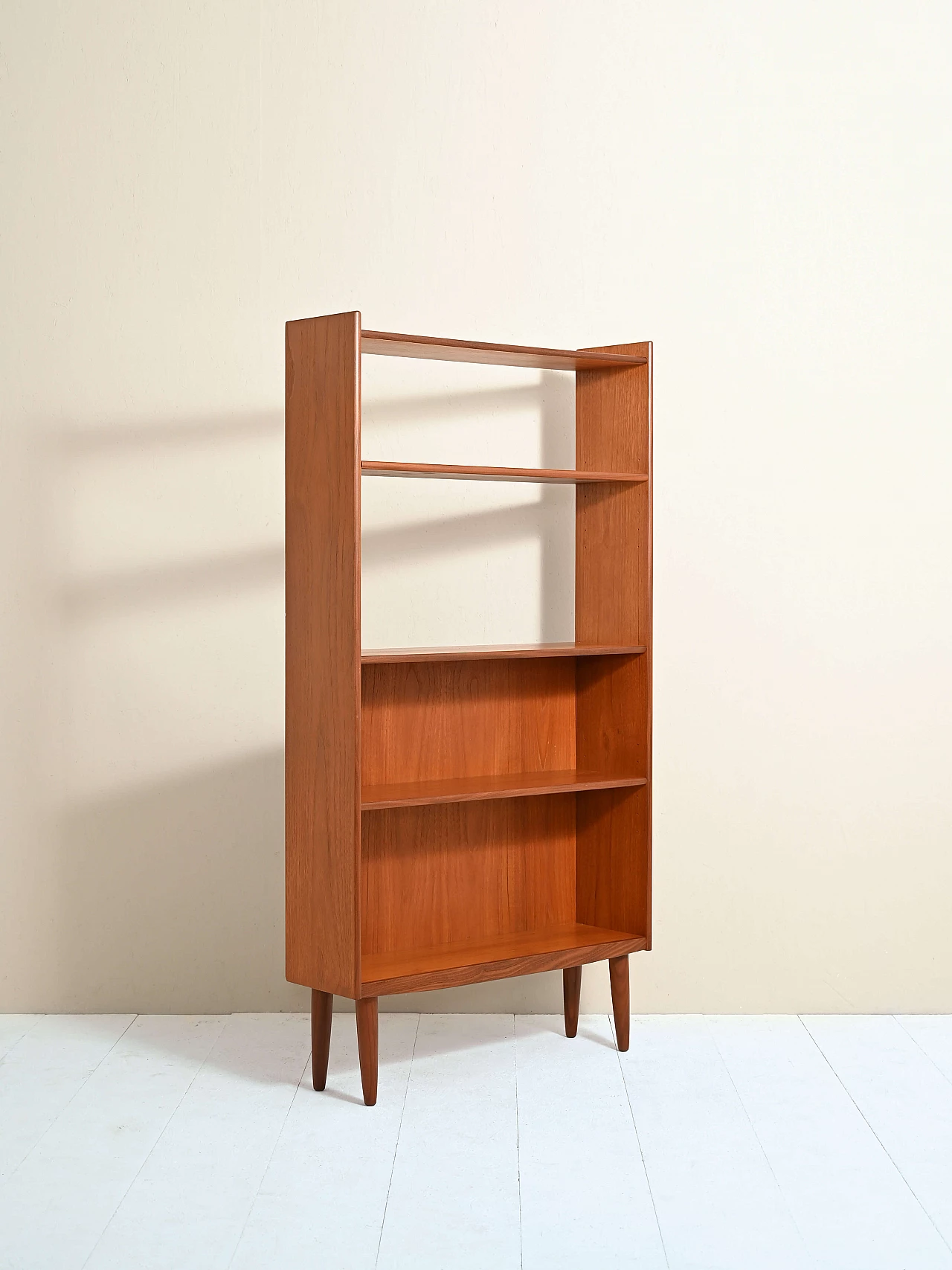 Libreria sottile in teak, anni '60 1365875