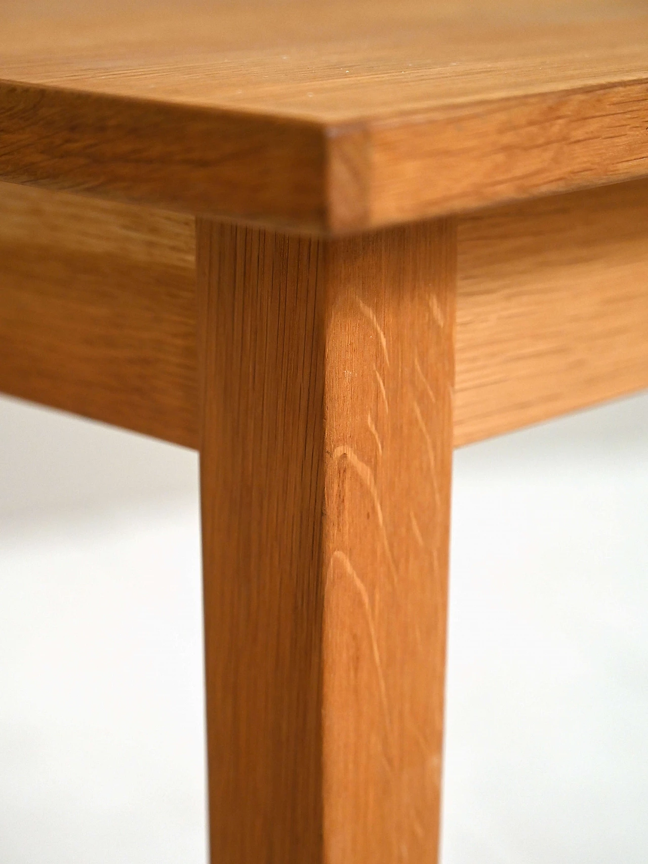 Tavolino quadrato in rovere, anni '80 1366978