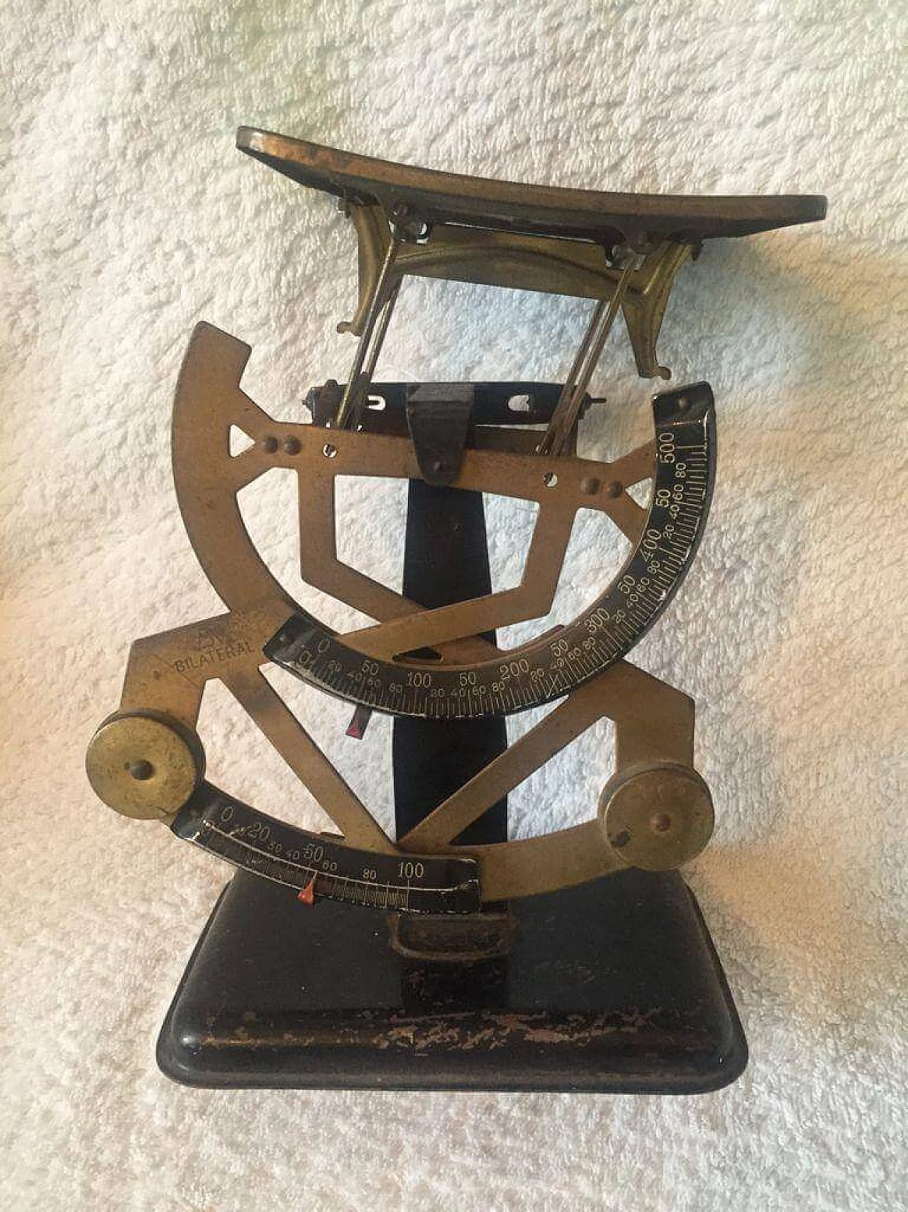 Bilancia postale bilaterale per pesare la corrispondenza, anni '20 1367031