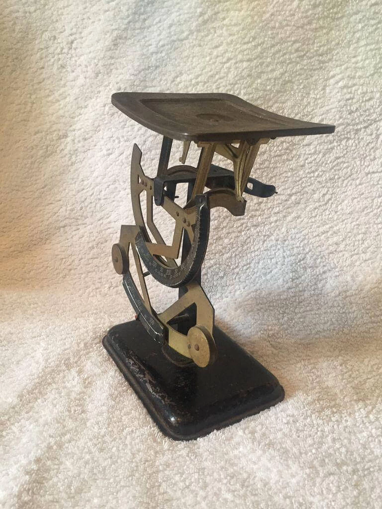 Bilancia postale bilaterale per pesare la corrispondenza, anni '20 1367032