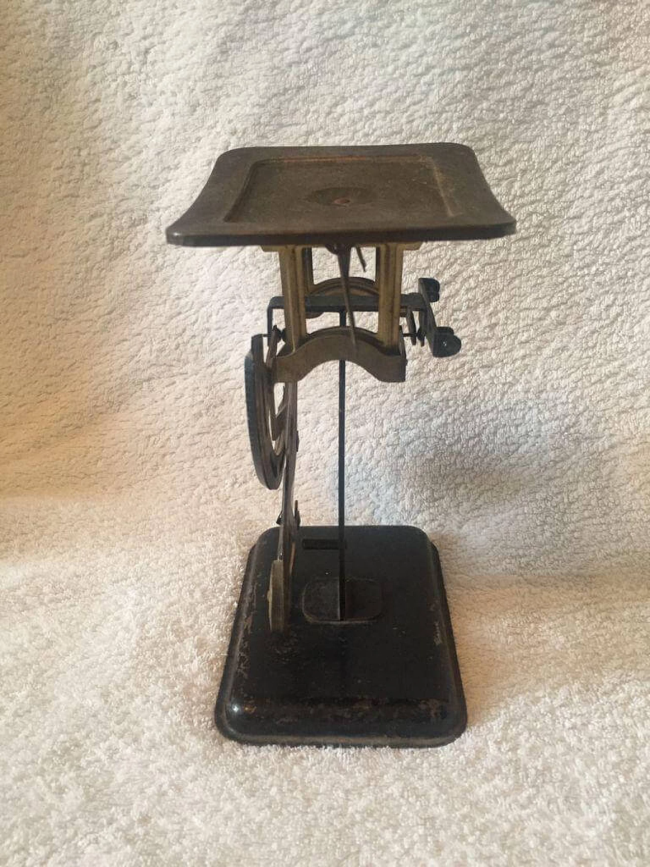 Bilancia postale bilaterale per pesare la corrispondenza, anni '20 1367035