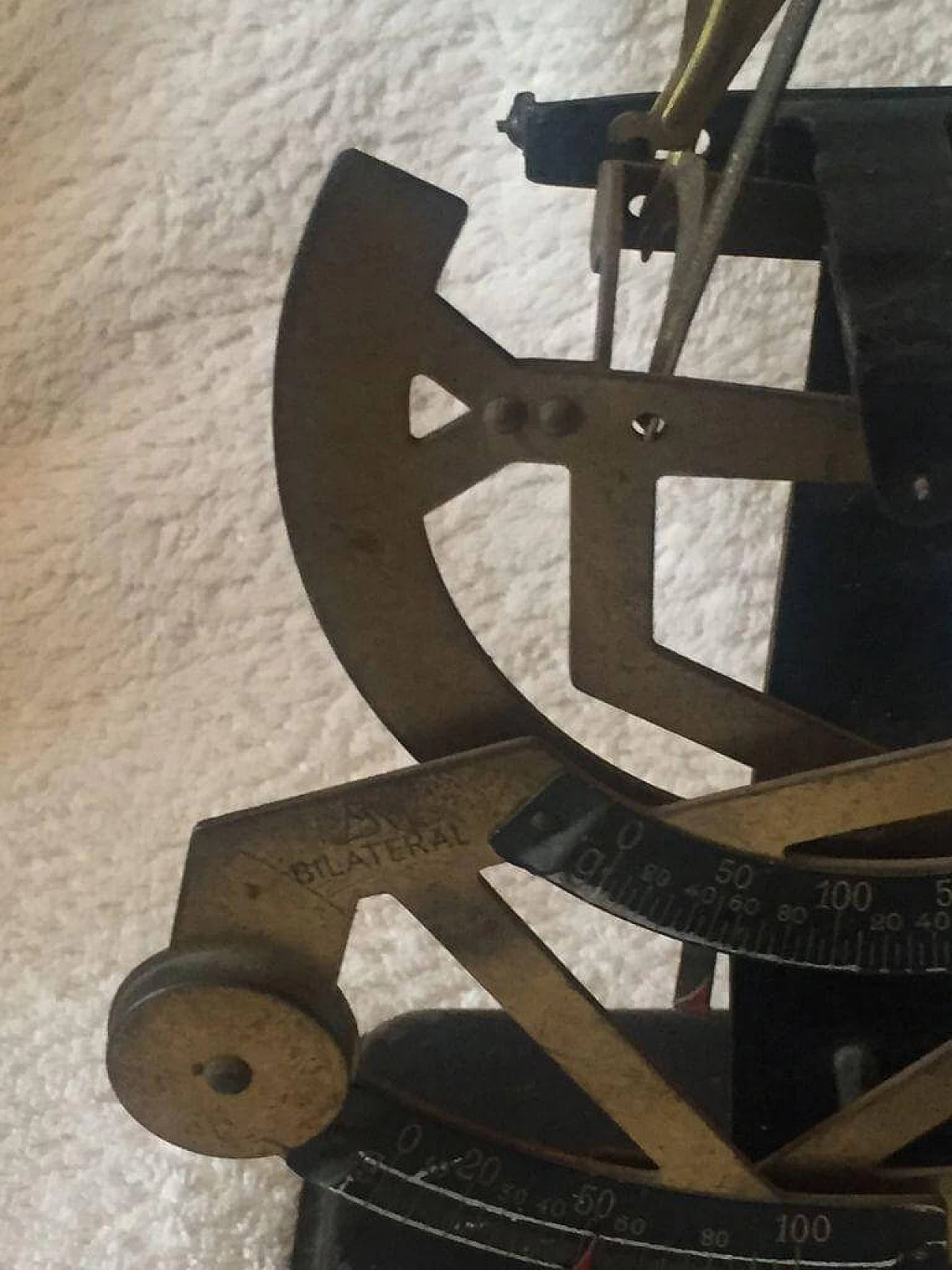 Bilancia postale bilaterale per pesare la corrispondenza, anni '20 1367037