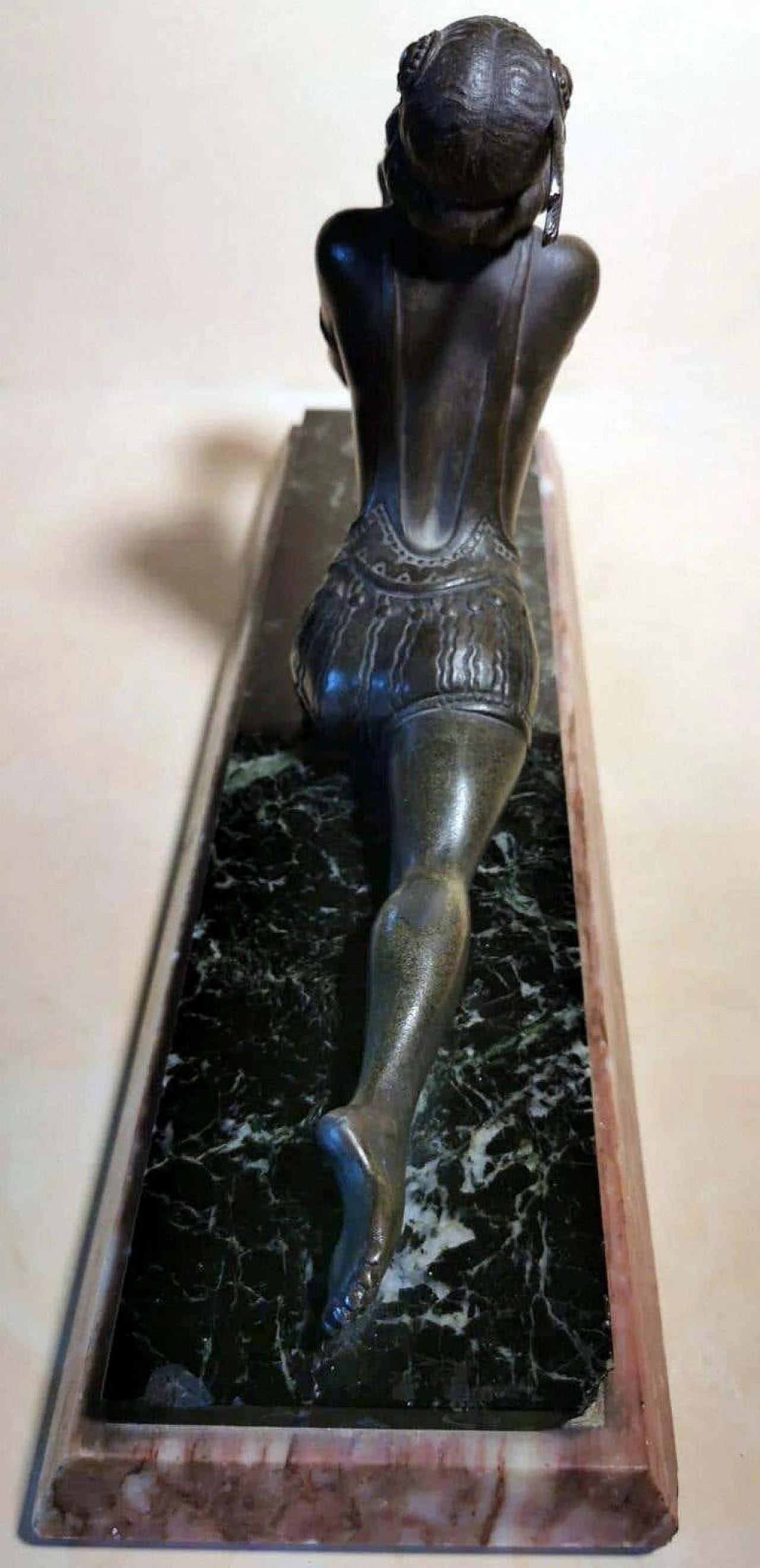 Statuetta in stile art noveau raffigurante giovane ballerina in bronzo con base in marmo, anni '20 1367453