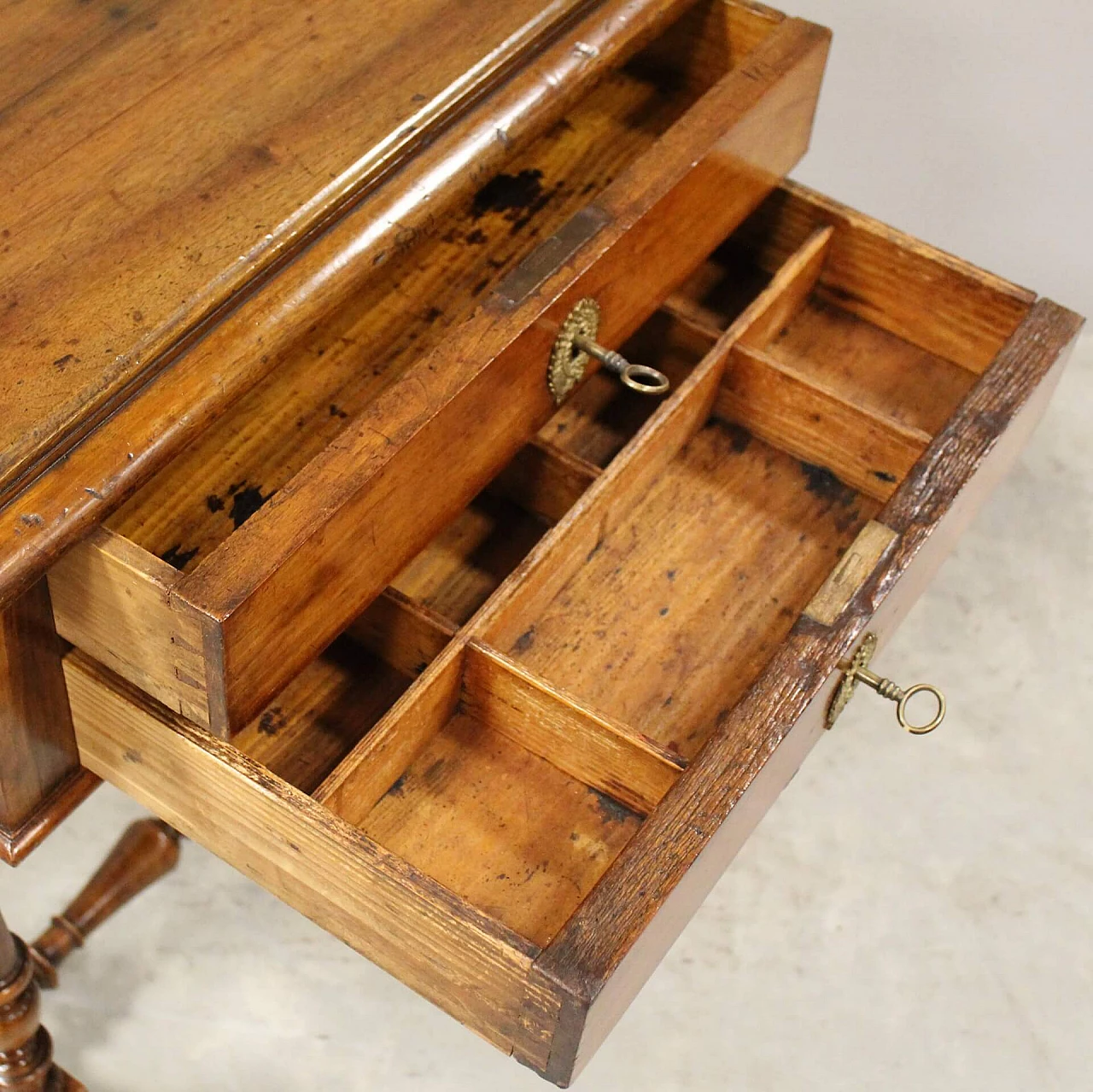 Louis Philippe coffee table with drawers in solid walnut, 19th century 1367681