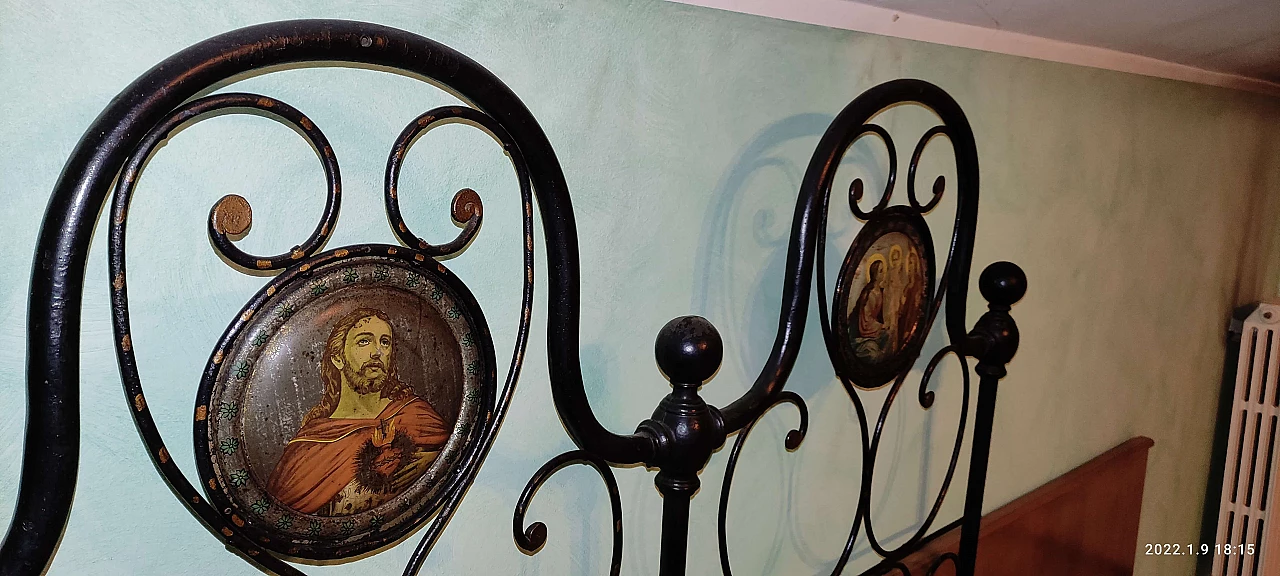 Wrought iron bed with hand-painted rosettes, mid-19th century 1368479