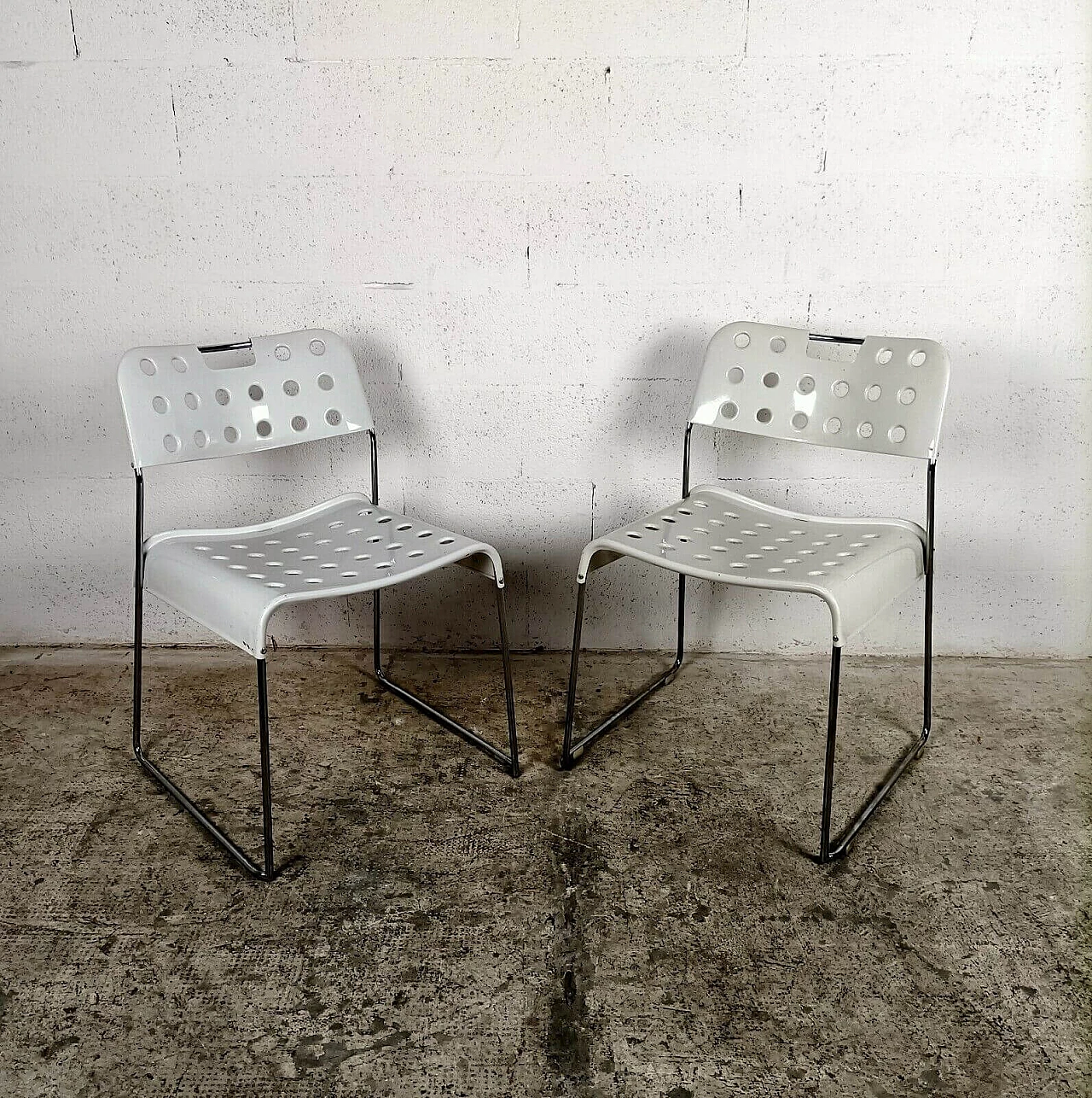 Pair of Omkstak stackable chairs by Rodney Kinsman for Bieffeplast, 1970s 1368623