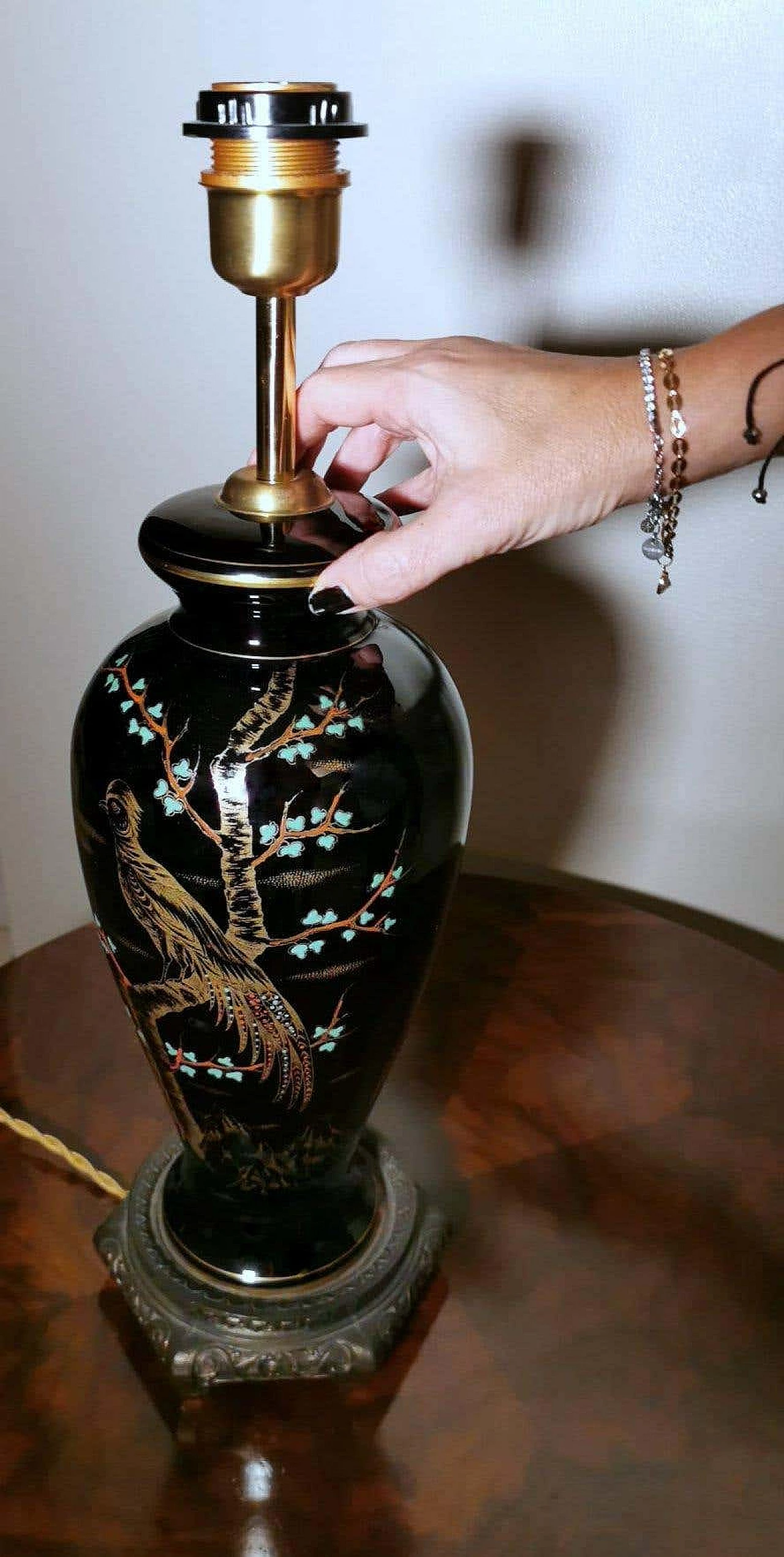 Lampada da tavolo in porcellana di Parigi decorata a mano e metallo, anni '20 1369195