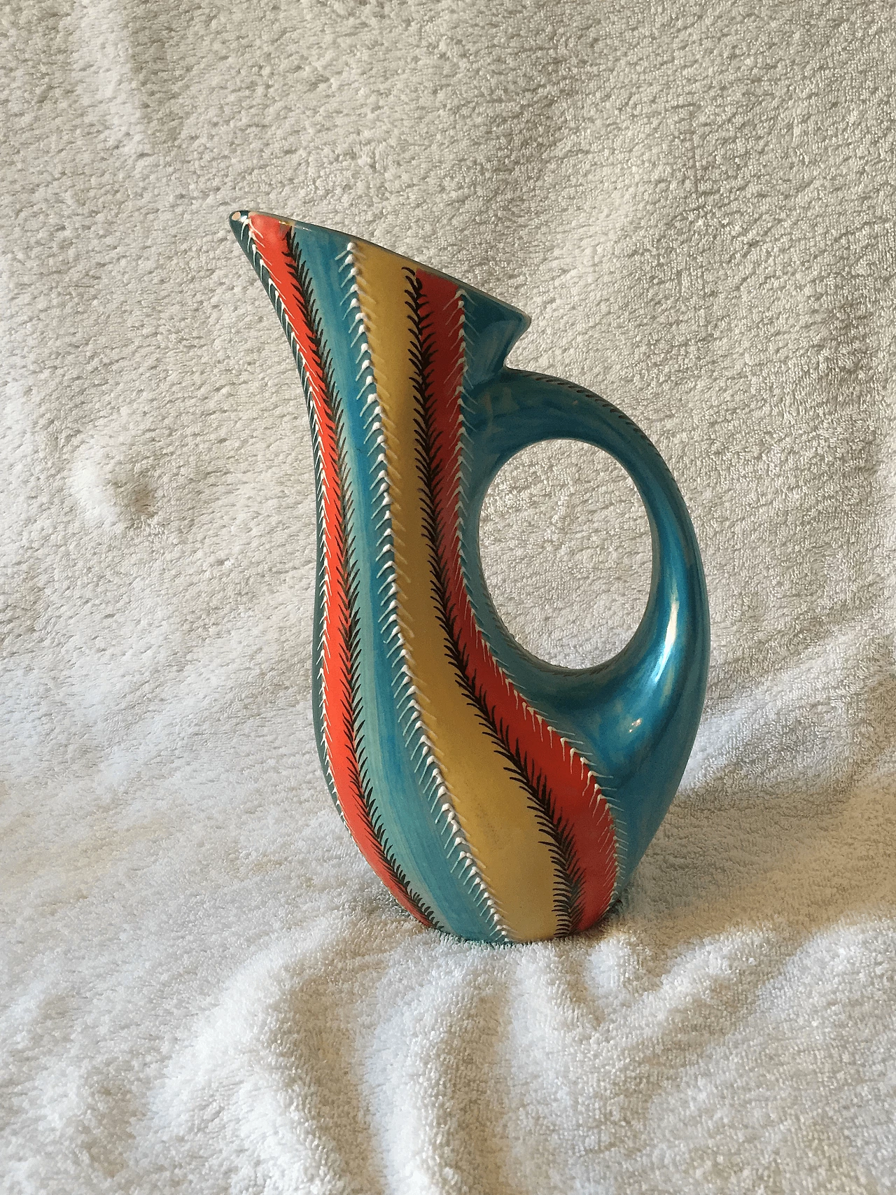 Caraffa in maiolica policroma di Deruta, anni '40 1369280