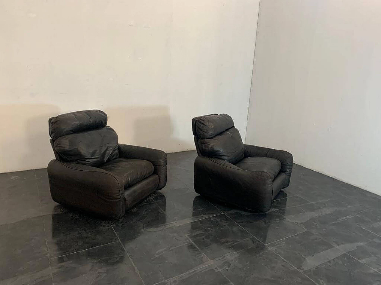 Pair of leather armchairs by Arrigo Arrigoni for Busnelli, 80s 1369441